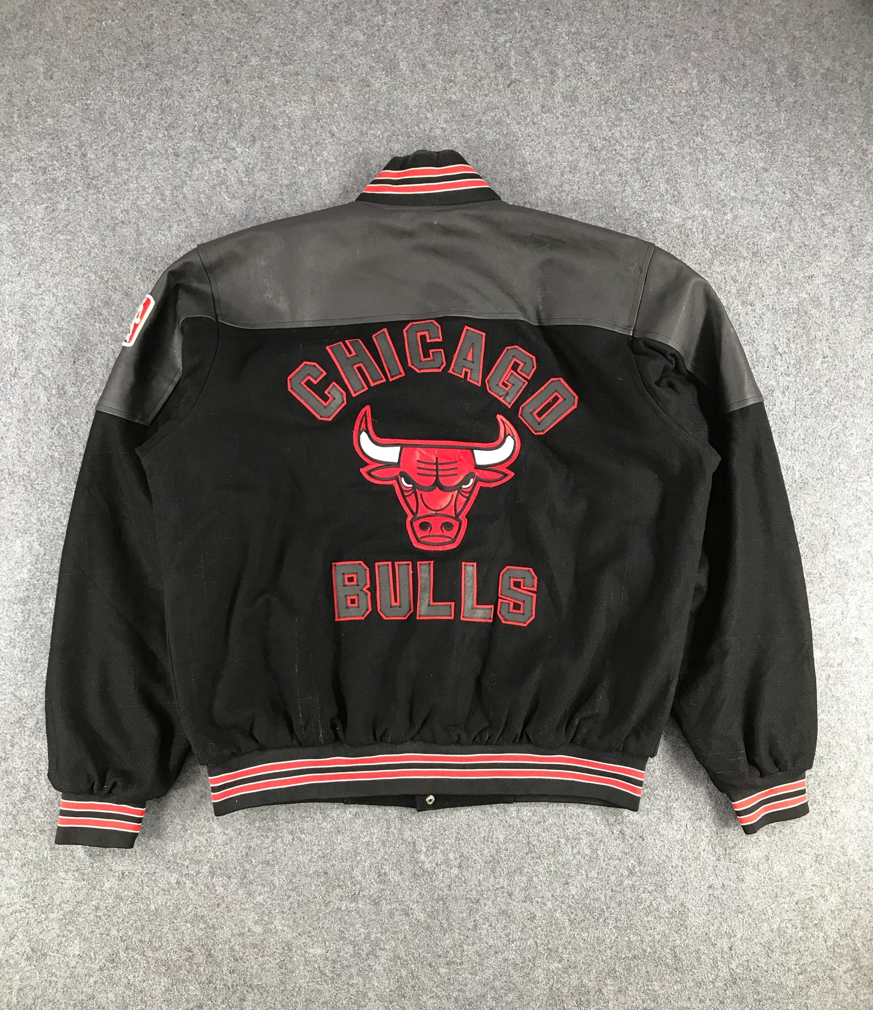 Vintage Vintage Chichago Bulls Wool Varsity Jacket-M203 Size US XL / EU 56 / 4 - 1 Thumbnail