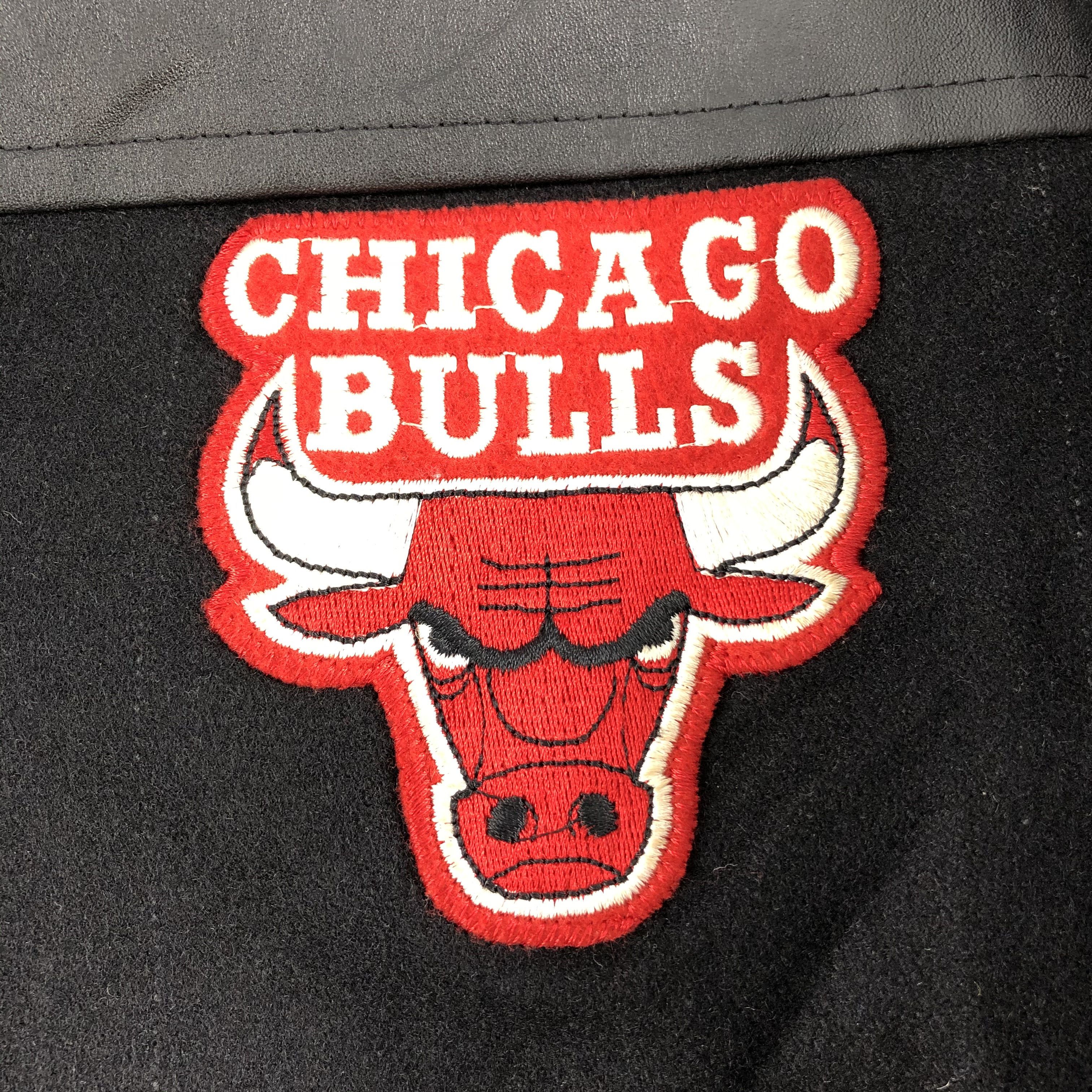 Vintage Vintage Chichago Bulls Wool Varsity Jacket-M203 Size US XL / EU 56 / 4 - 7 Thumbnail