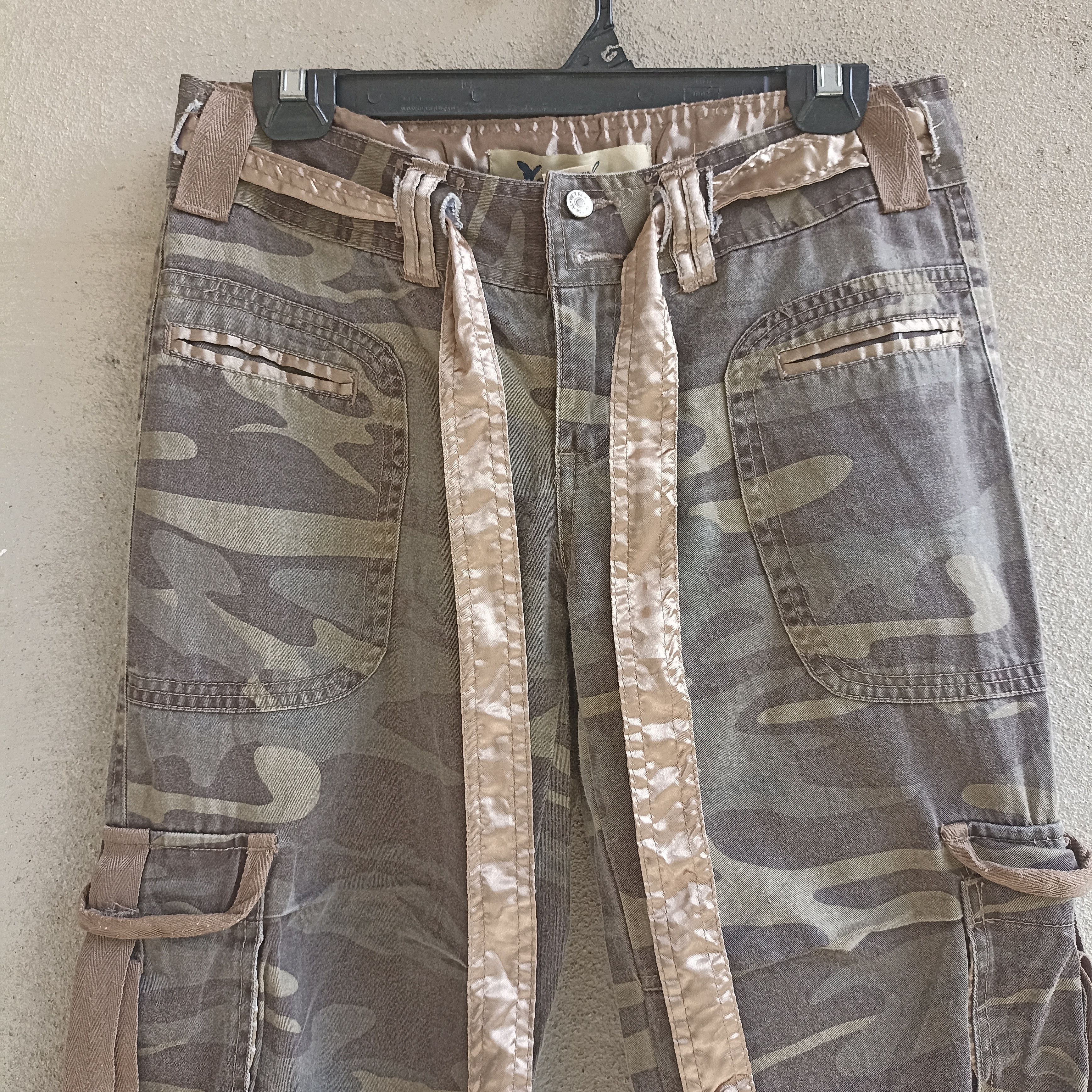 Japanese Brand Wet Seal Bondage Camo Multipocket Cargopant Size 30" / US 8 / IT 44 - 2 Thumbnail