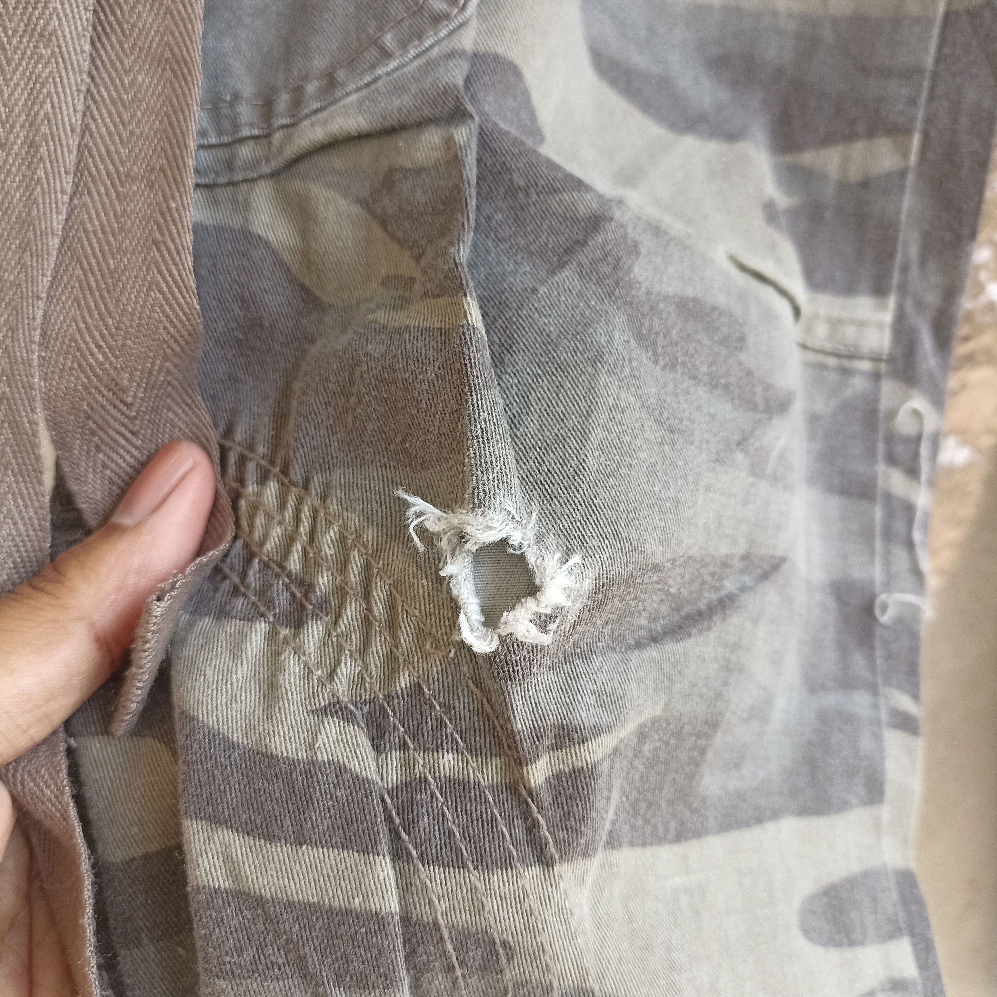 Japanese Brand Wet Seal Bondage Camo Multipocket Cargopant Size 30" / US 8 / IT 44 - 9 Thumbnail