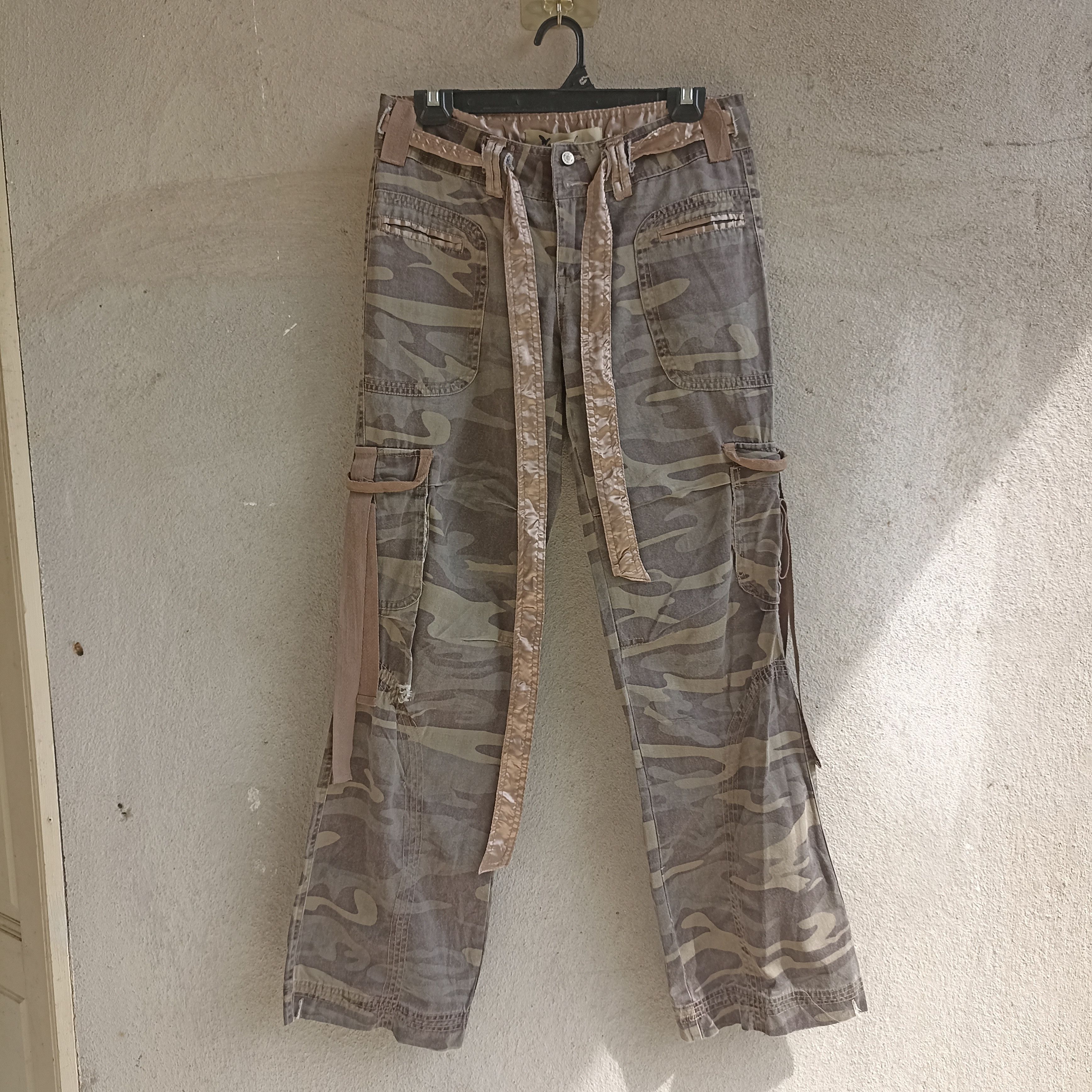 Japanese Brand Wet Seal Bondage Camo Multipocket Cargopant Size 30" / US 8 / IT 44 - 1 Thumbnail