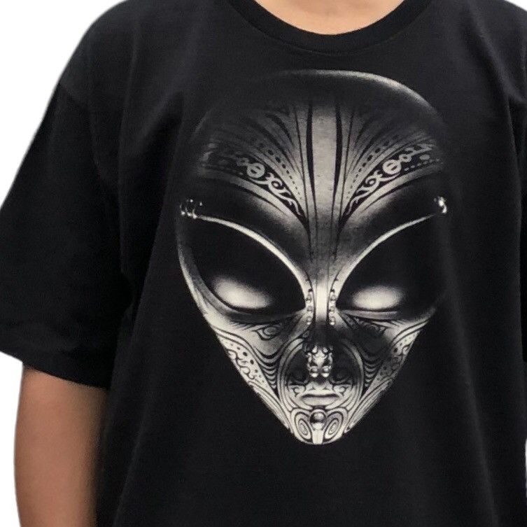 Vintage Vintage 1997 Liquid Blue Tribal Alien Black T-Shirt Size US L / EU 52-54 / 3 - 4 Thumbnail