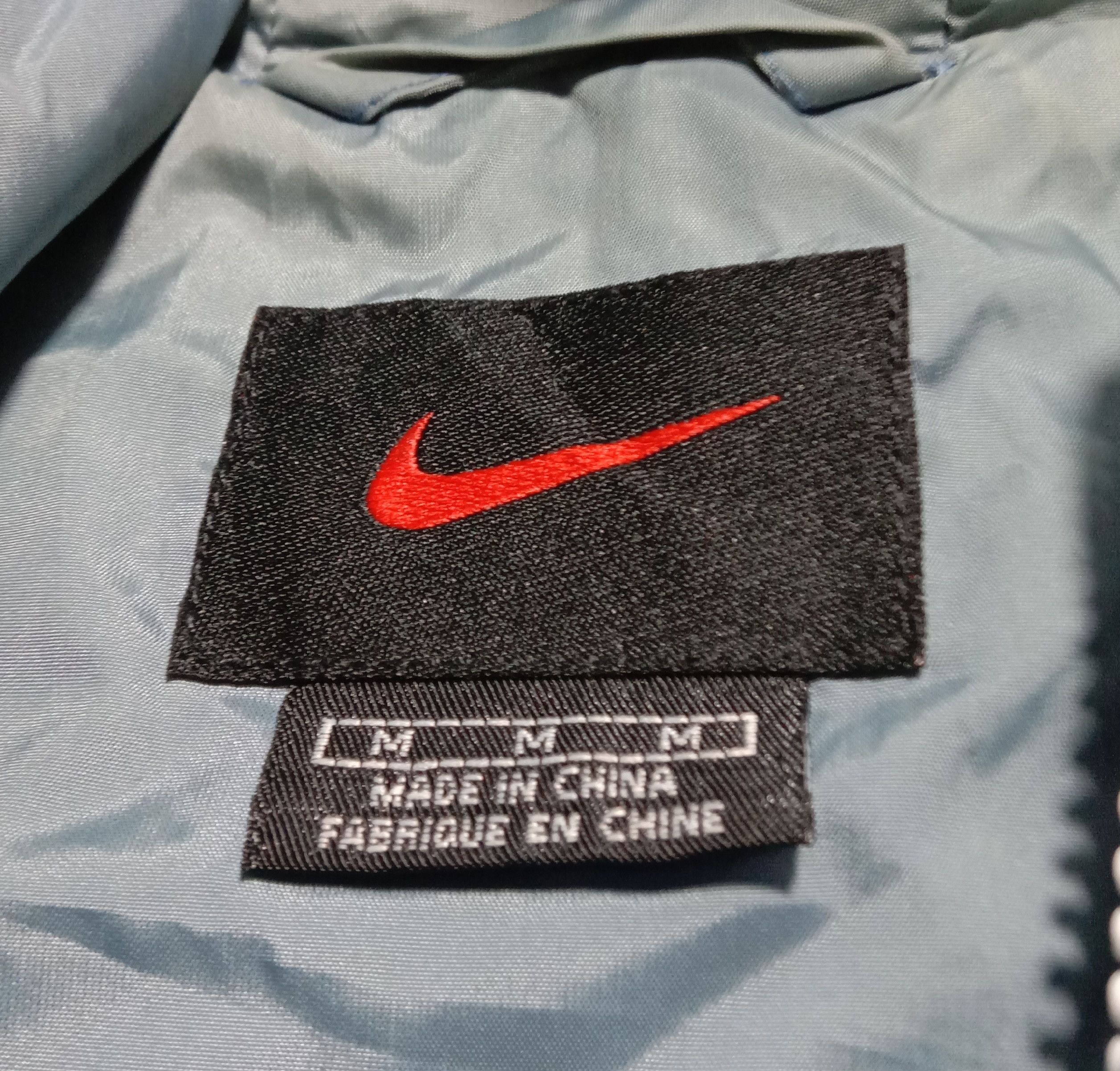 Nike Vintage Nike Windbreaker Jacket Hoodies Hype Streetwear Size US M / EU 48-50 / 2 - 3 Thumbnail