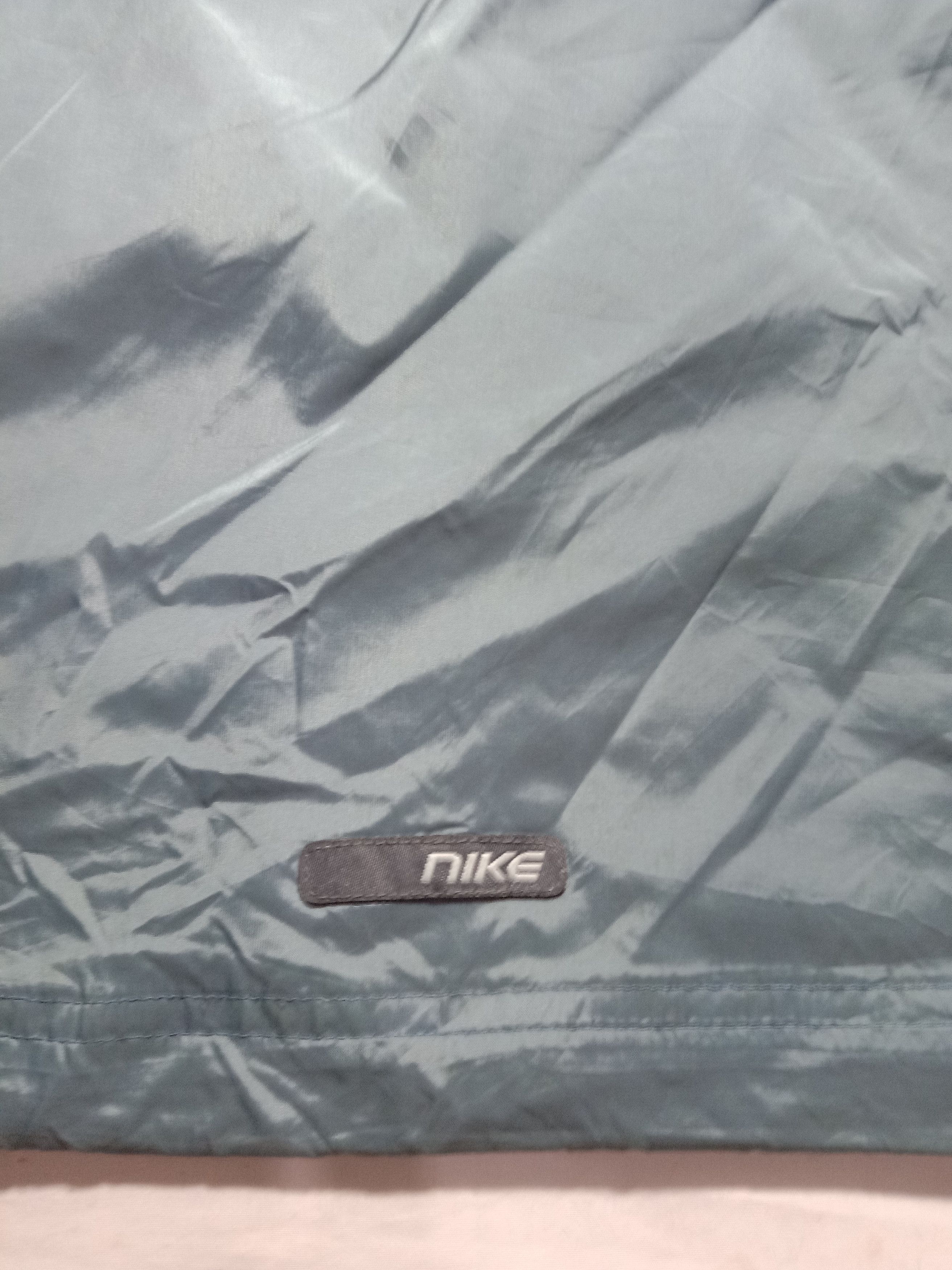 Nike Vintage Nike Windbreaker Jacket Hoodies Hype Streetwear Size US M / EU 48-50 / 2 - 8 Thumbnail