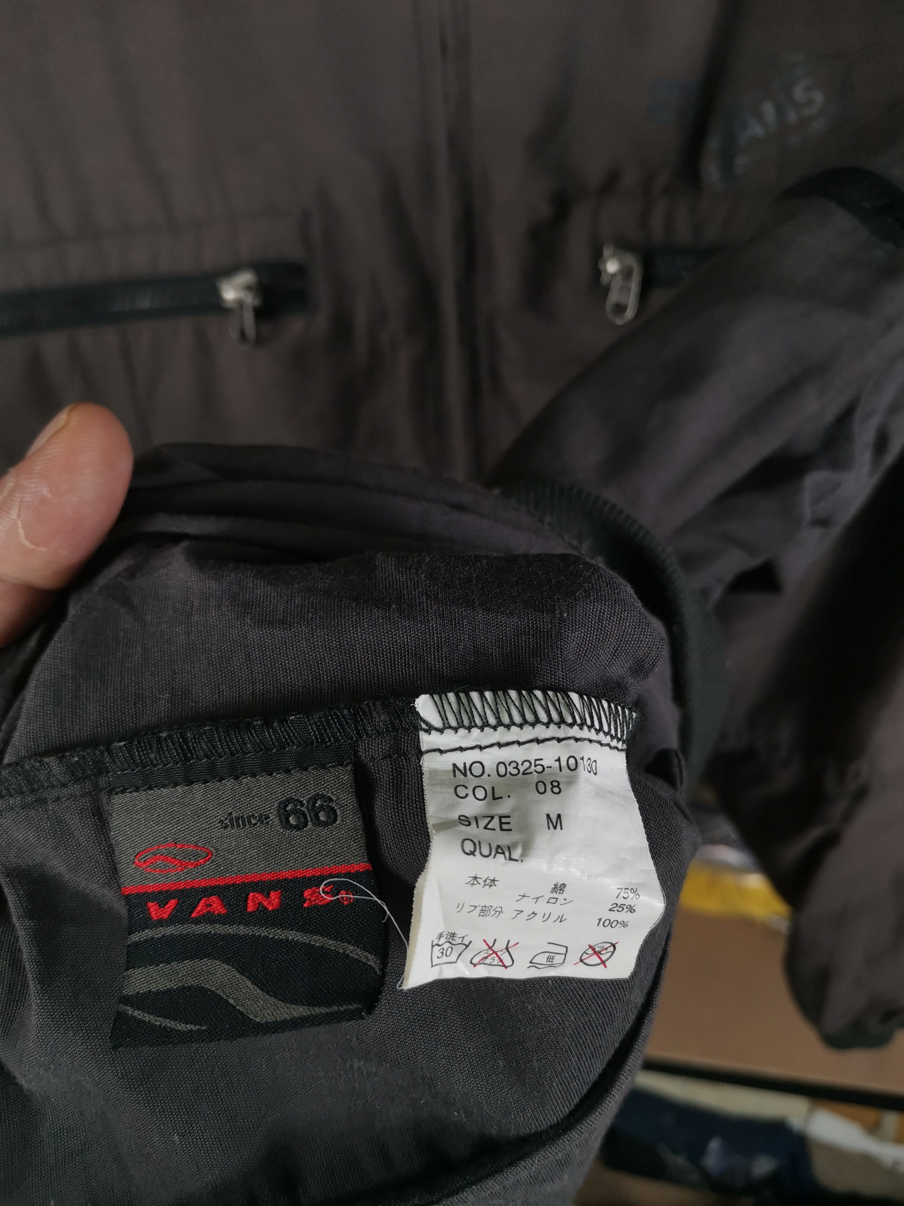 Vans Trashed Vintage Vans Jacket Sun Faded Size US M / EU 48-50 / 2 - 8 Thumbnail