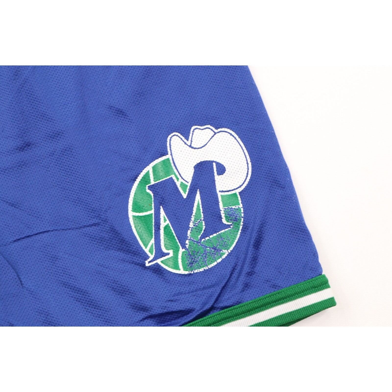Champion × Vintage Vintage 90s Champion Dallas Mavericks Basketball Shorts Size US 34 / EU 50 - 4 Thumbnail