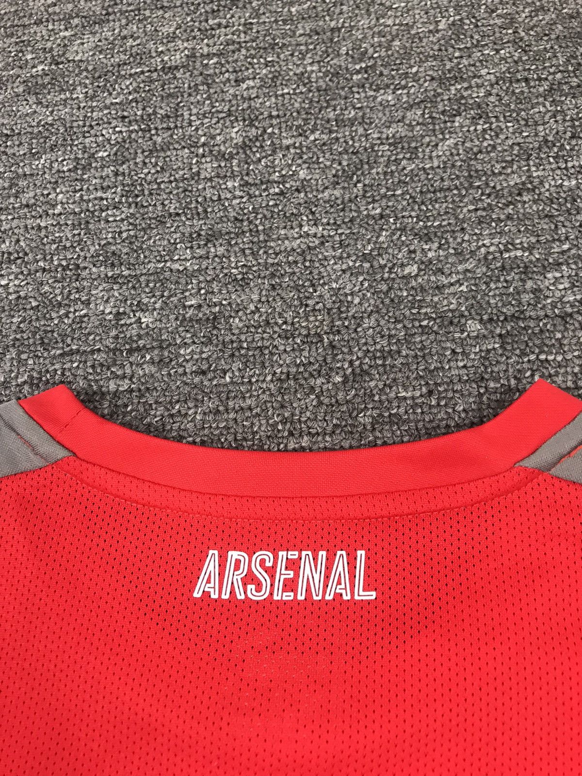Other Arsenal Jersey Size M Shirt Soccer Jersey Football Puma Size US M / EU 48-50 / 2 - 8 Thumbnail