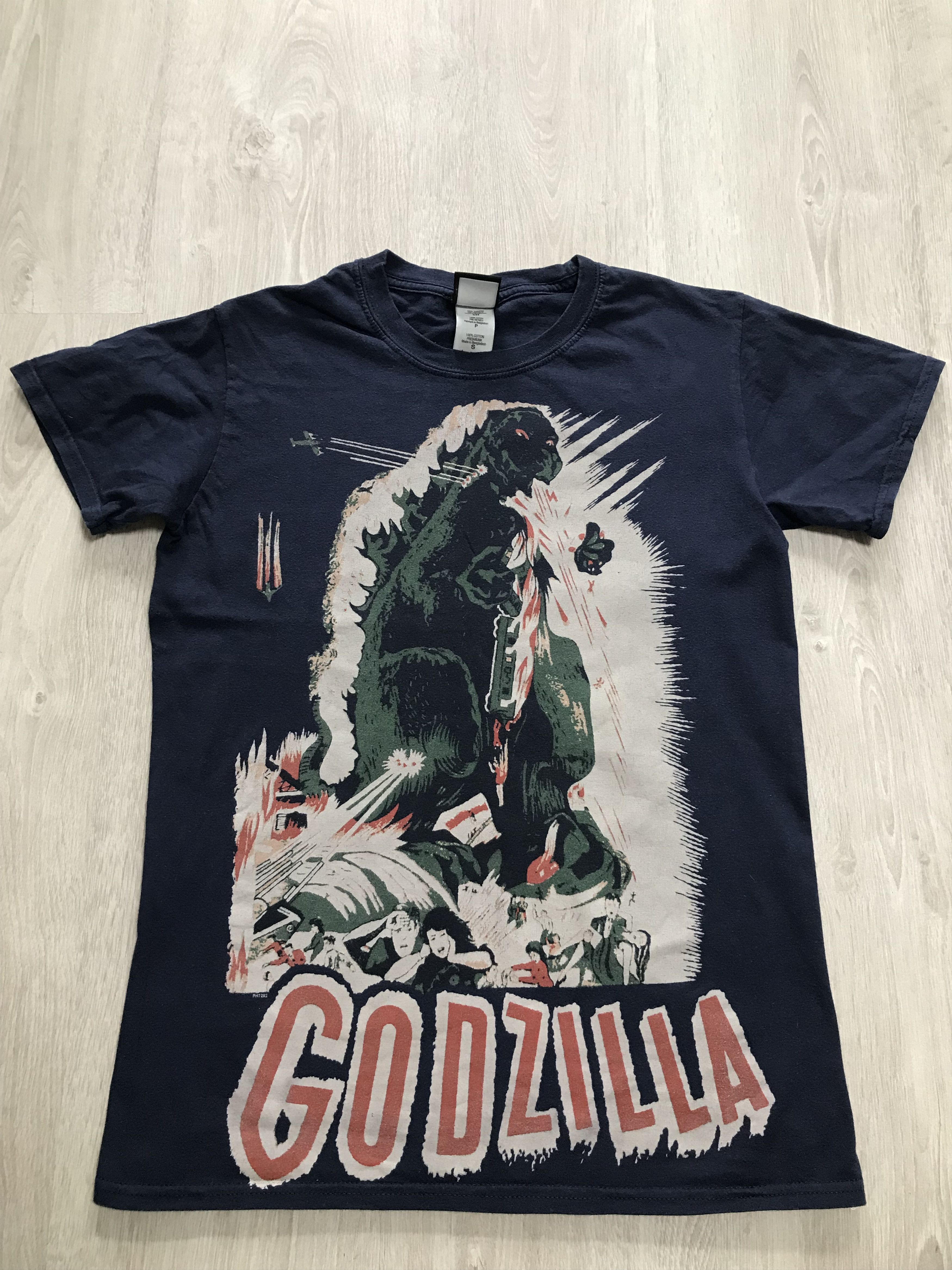 Vintage Godzilla Movie 2008 tee size XS Size US XS / EU 42 / 0 - 1 Thumbnail