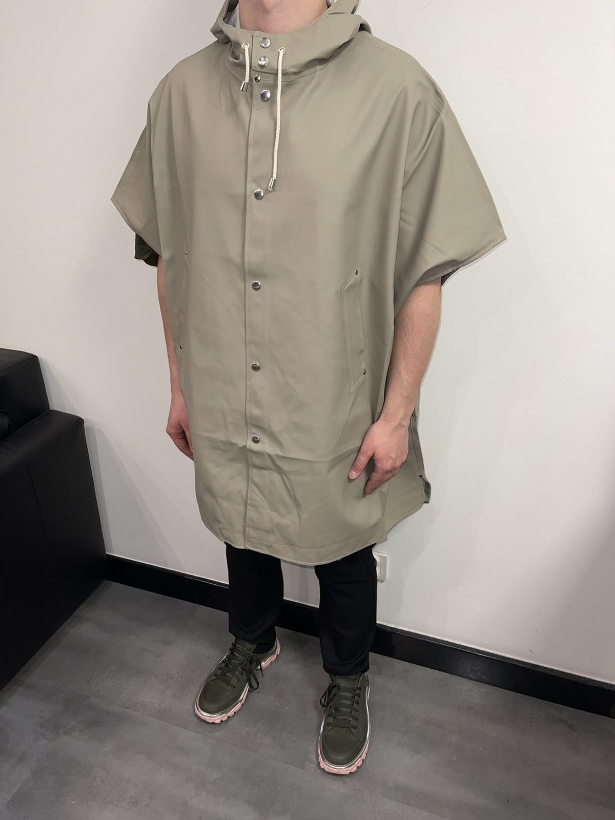 Stutterheim DS! Stutterheim Loma Potato Sleeveless Raincoat Size US L / EU 52-54 / 3 - 1 Thumbnail