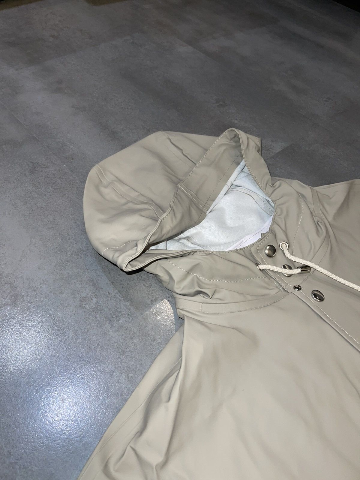 Stutterheim DS! Stutterheim Loma Potato Sleeveless Raincoat Size US L / EU 52-54 / 3 - 7 Thumbnail