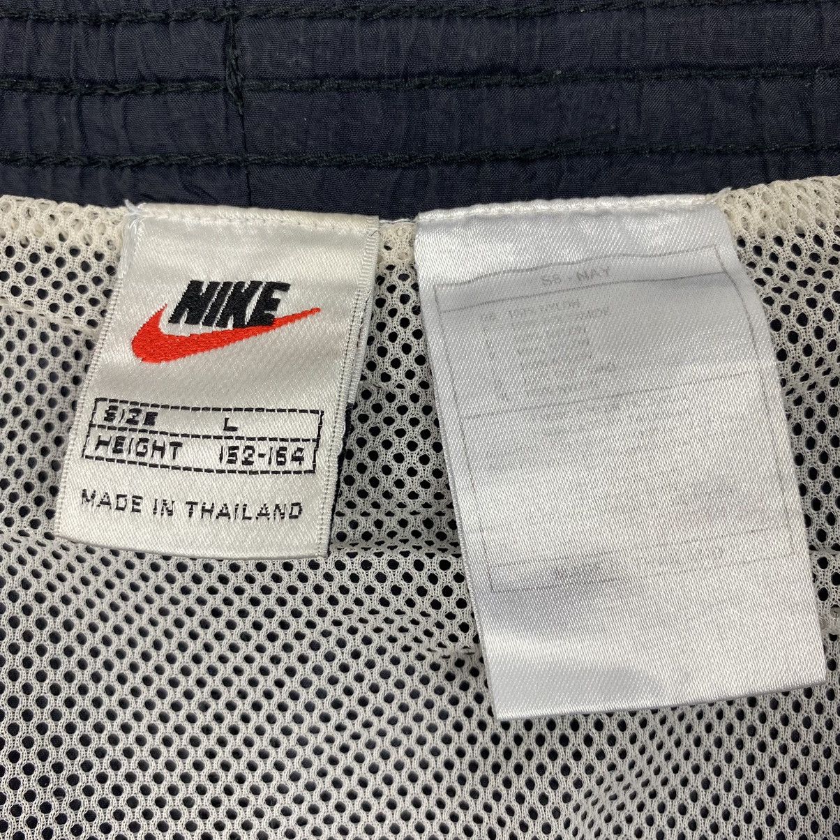 Nike 1990’s Vintage Faded Nike Nylon Big Logo Shorts Size US 33 - 5 Thumbnail