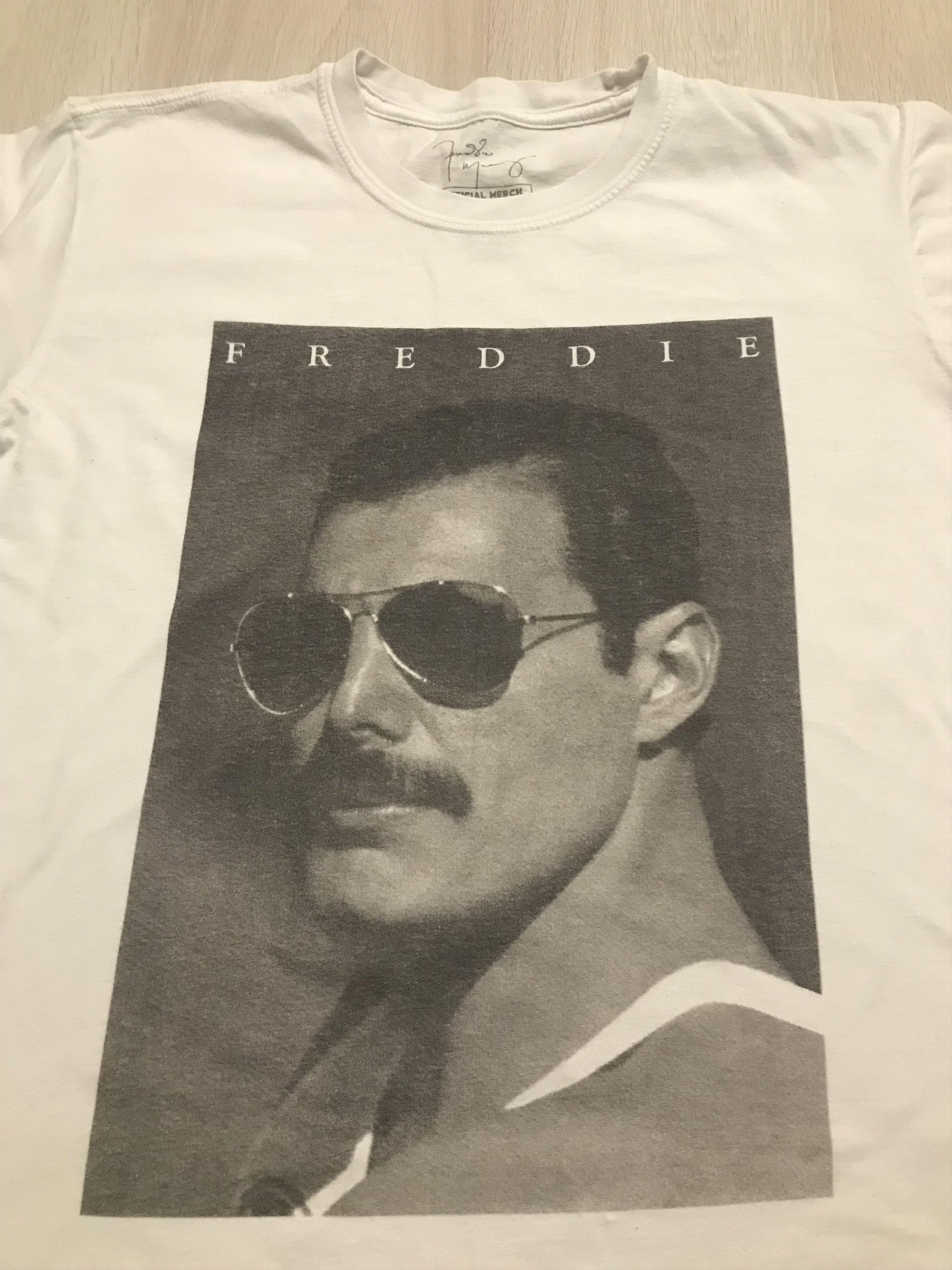 Band Tees Freddie Mercury Merch Queen rock t-shirt (sz M) Size US M / EU 48-50 / 2 - 2 Thumbnail