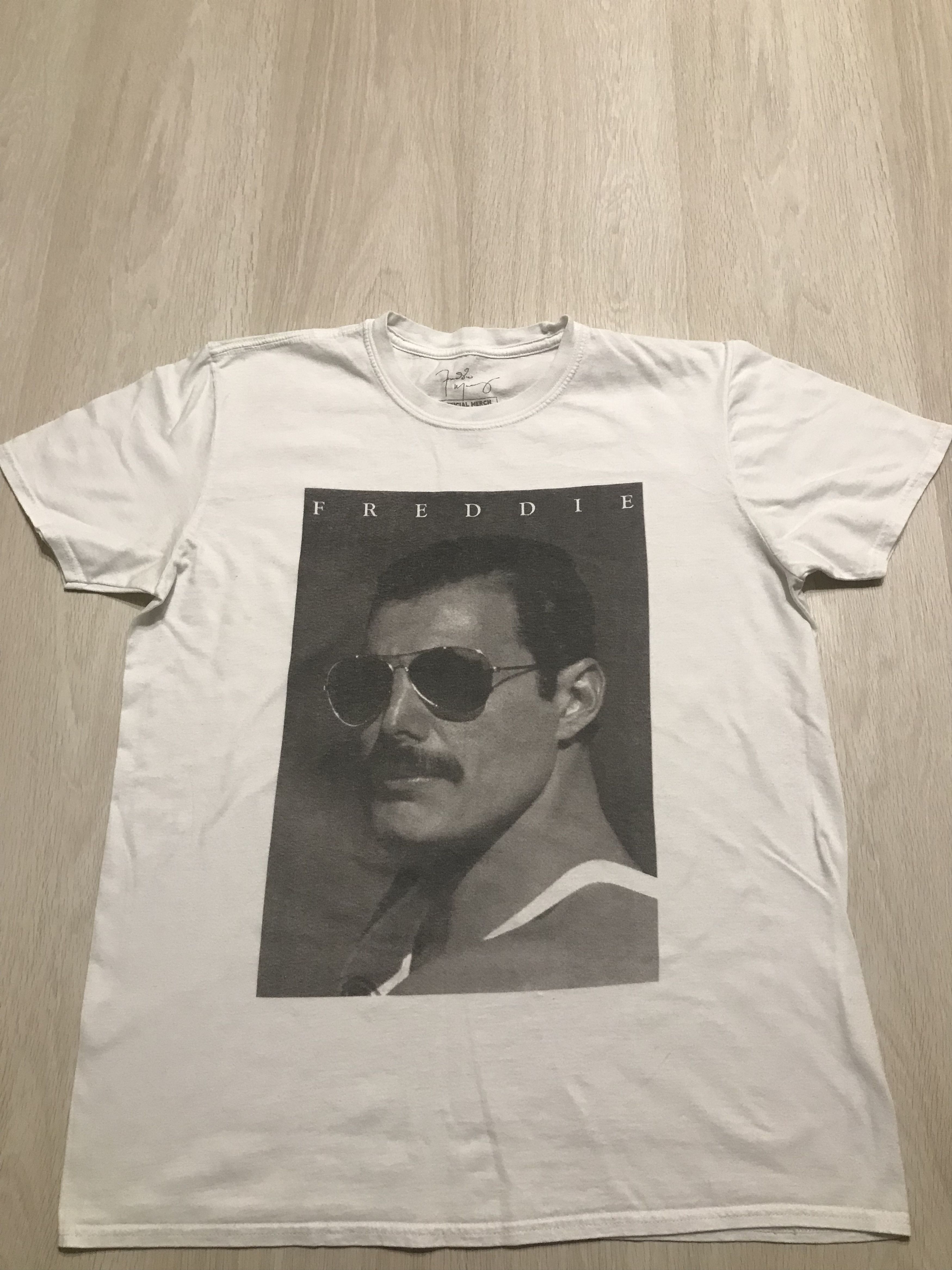Freddie Mercury Merch Queen rock t-shirt (sz M)