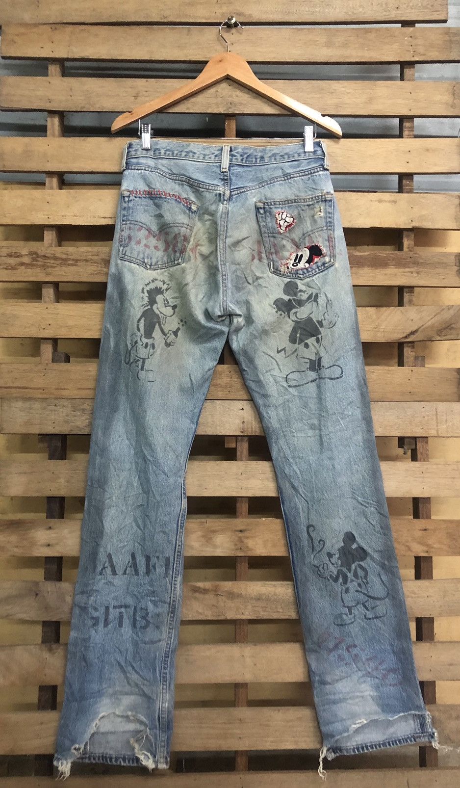 Levi's Rare Limited Edition 1997 Levi’s X Mickey Mouse Distressed Size US 31 - 15 Thumbnail