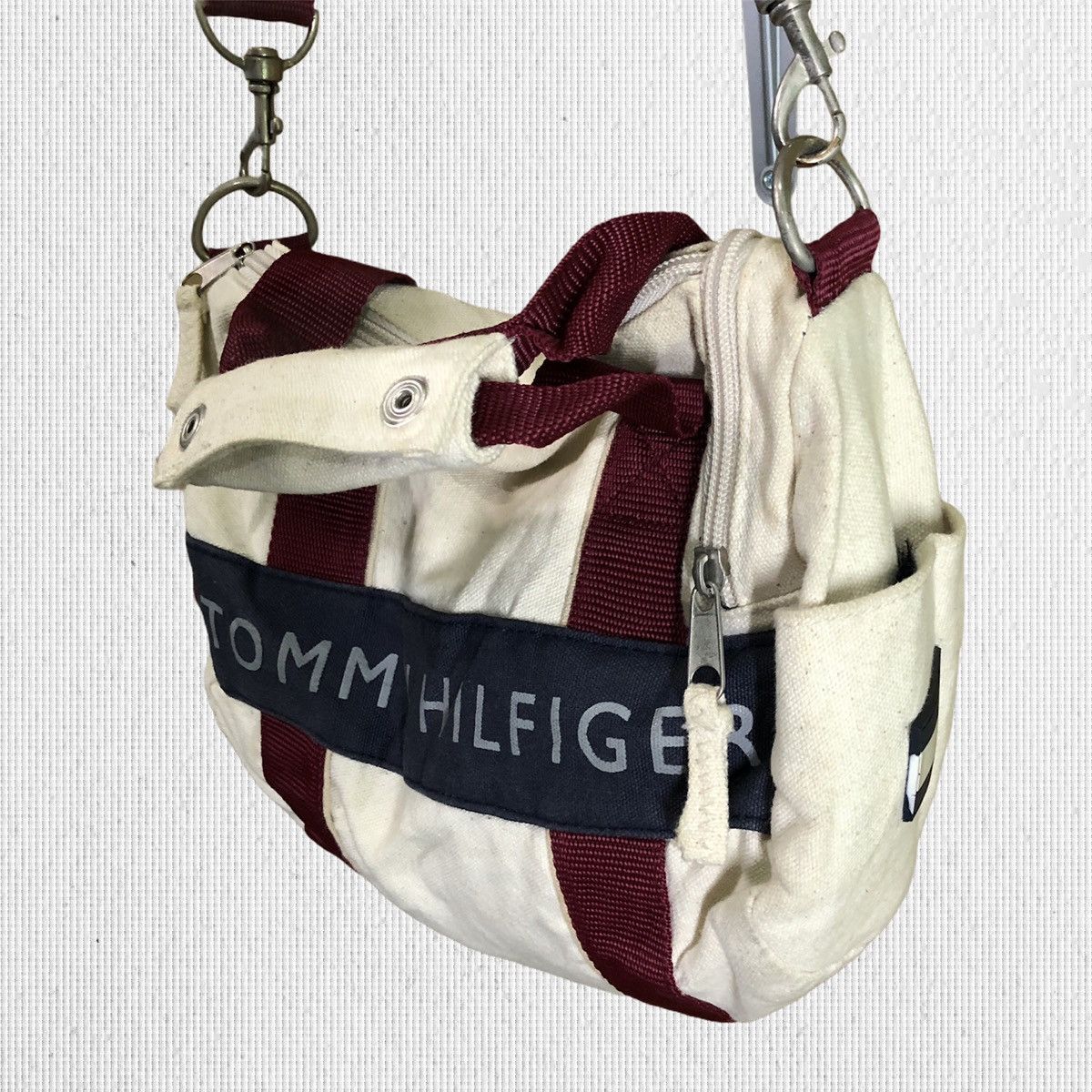 Tommy Hilfiger × Vintage Vintage Tommy Hilfiger Mini Barrel Sling Bag Size ONE SIZE - 4 Thumbnail