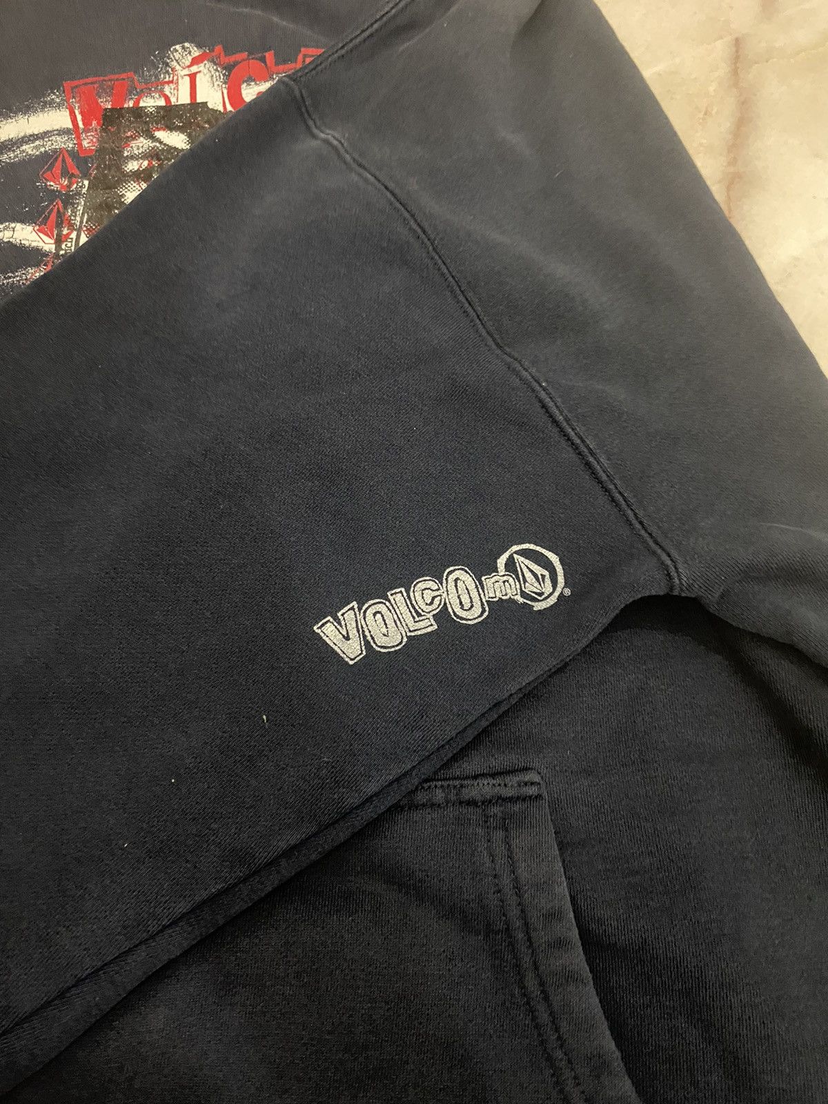 Vintage Vintage 90s Volcom Hoodies Size US XL / EU 56 / 4 - 14 Thumbnail