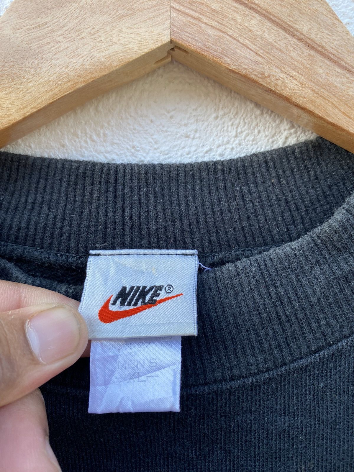 Nike Vintage Nike Air Big logo sweatshirt Size US L / EU 52-54 / 3 - 4 Thumbnail
