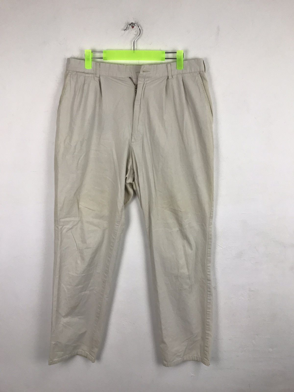 image of Burberry Cotton Khakis Pants Slack Casual in Cream, Men's (Size 31)