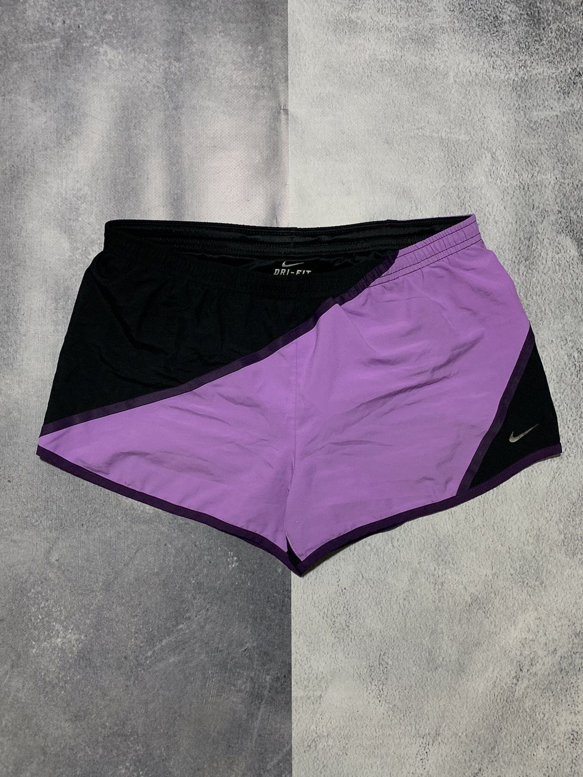Nike × Vintage Vintage Y2K Nike swoosh shorts streetwear style size S Size 30" / US 8 / IT 44 - 1 Thumbnail