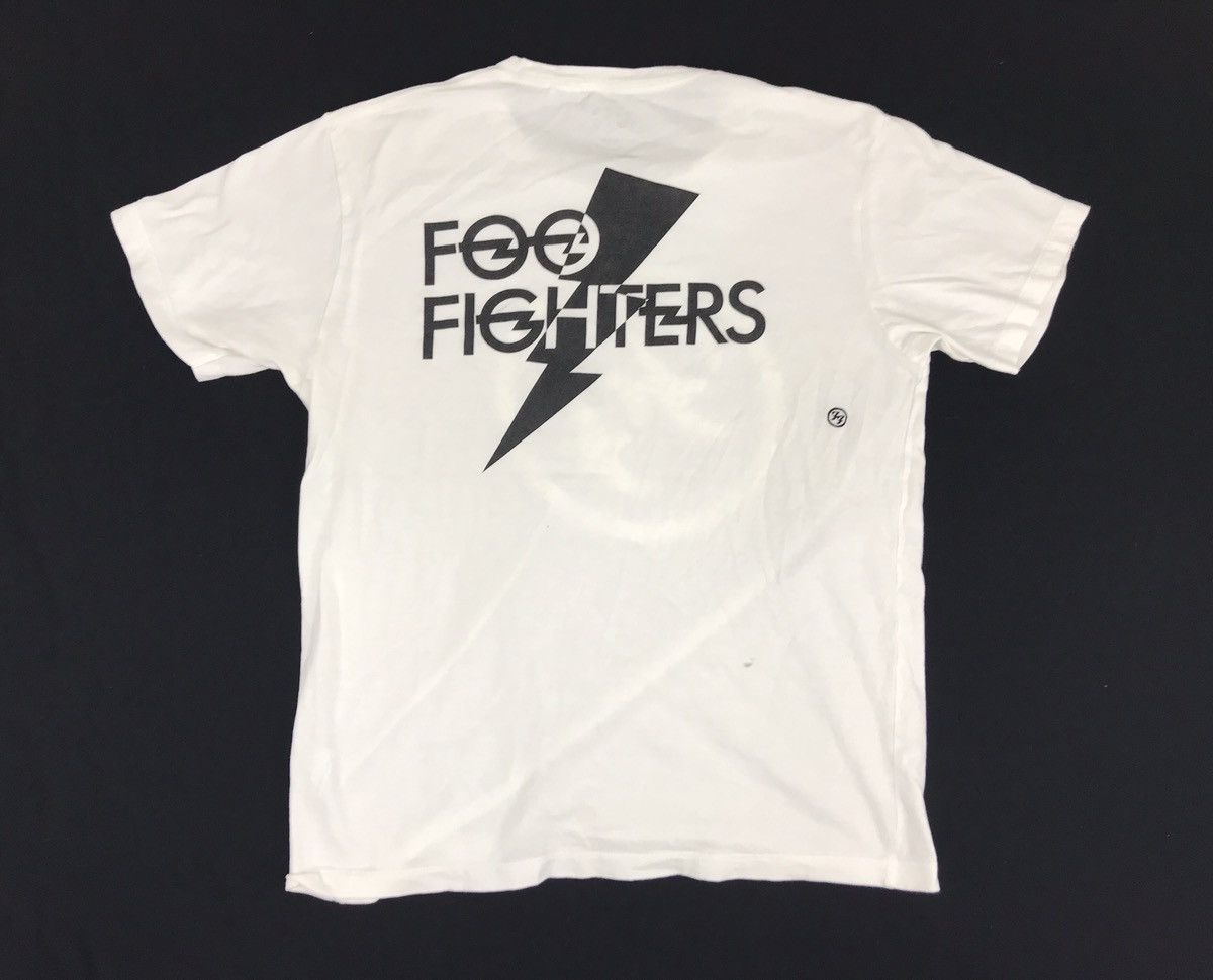 Band Tees × Japanese Brand × Uniqlo Foo Fighter American Rock Band Nice Design Printed Band Size US S / EU 44-46 / 1 - 1 Thumbnail