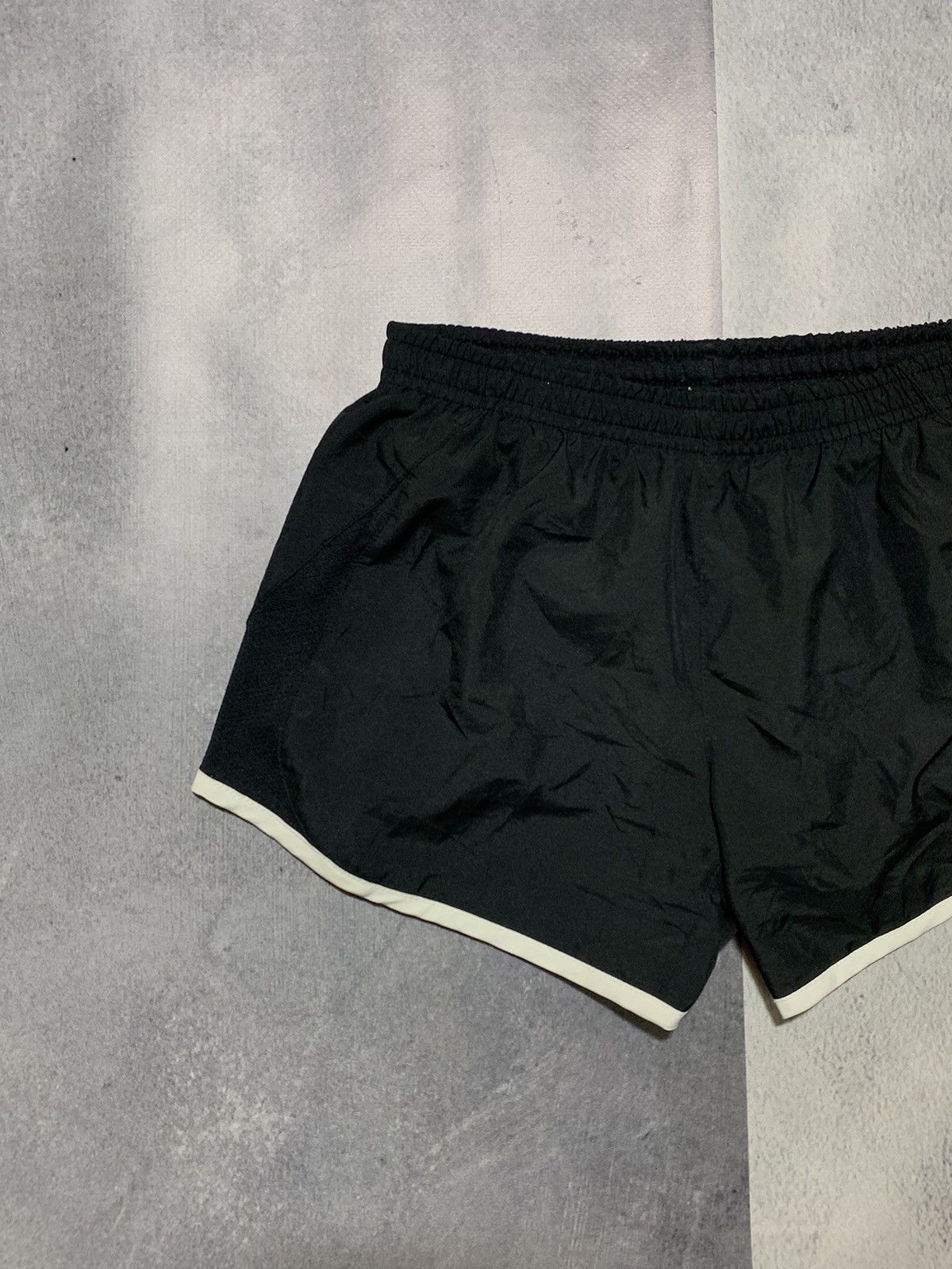 Nike × Vintage Vintage Y2K Nike swoosh shorts streetwear style size M Size 32" / US 10 / IT 46 - 2 Thumbnail