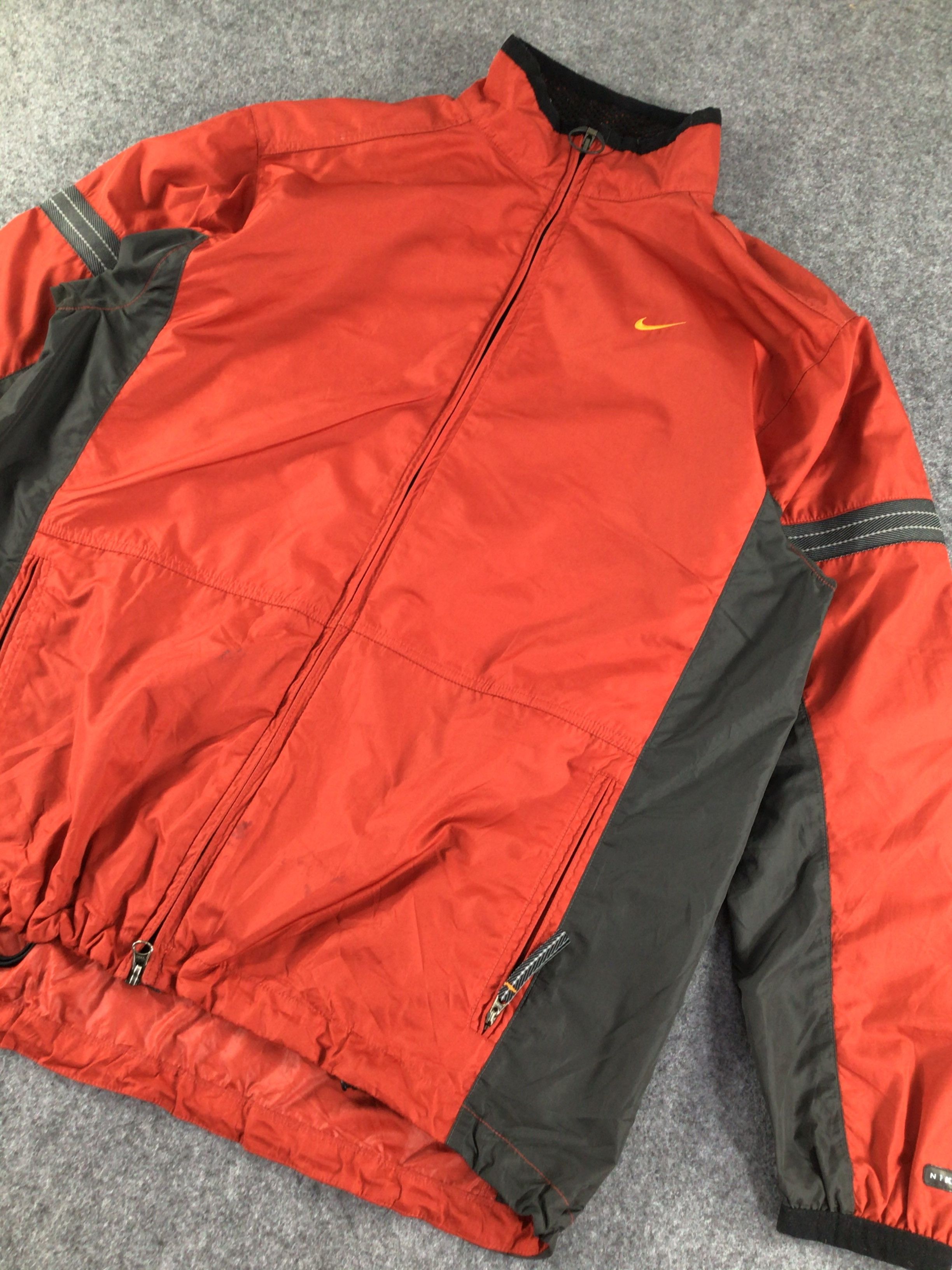 Nike × Vintage Vintage Nike Windbreaker Light Jacket-M049 Size US XL / EU 56 / 4 - 3 Thumbnail