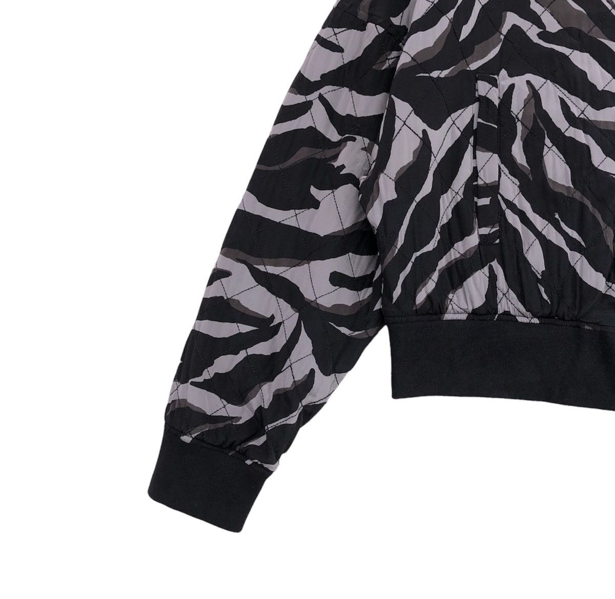 DKNY DKNY Tiger Print Bomber Jacket For Women Size M / US 6-8 / IT 42-44 - 5 Thumbnail