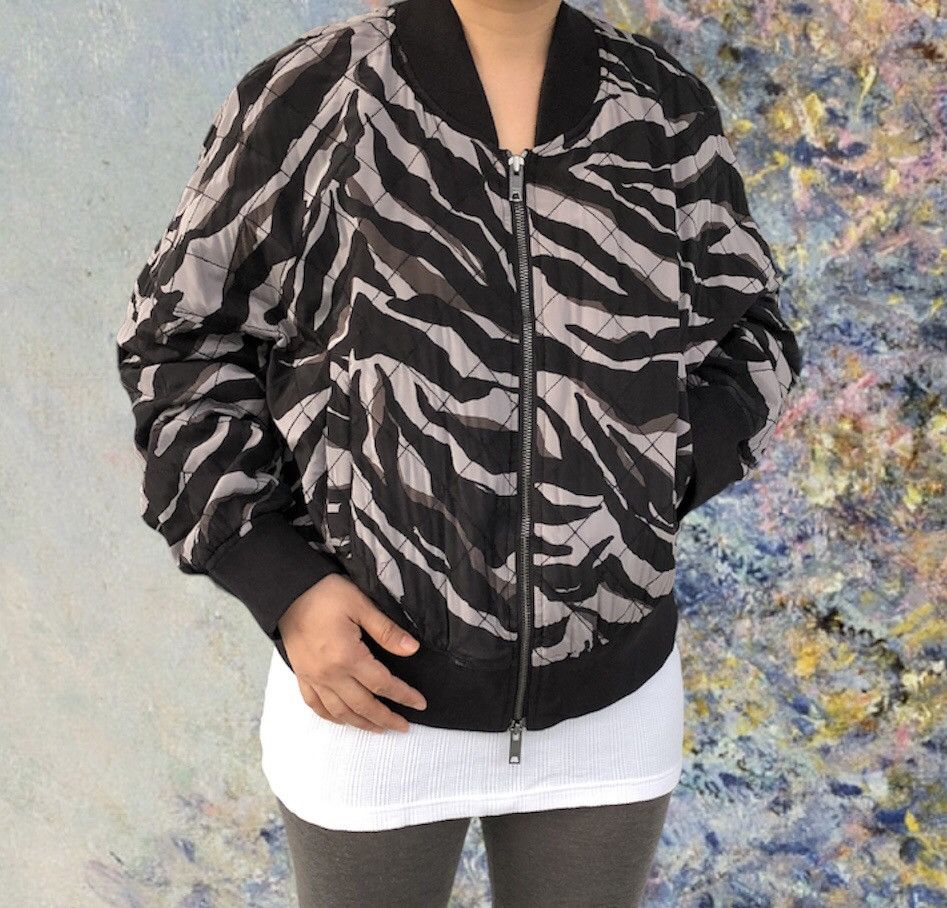 DKNY DKNY Tiger Print Bomber Jacket For Women Size M / US 6-8 / IT 42-44 - 15 Thumbnail