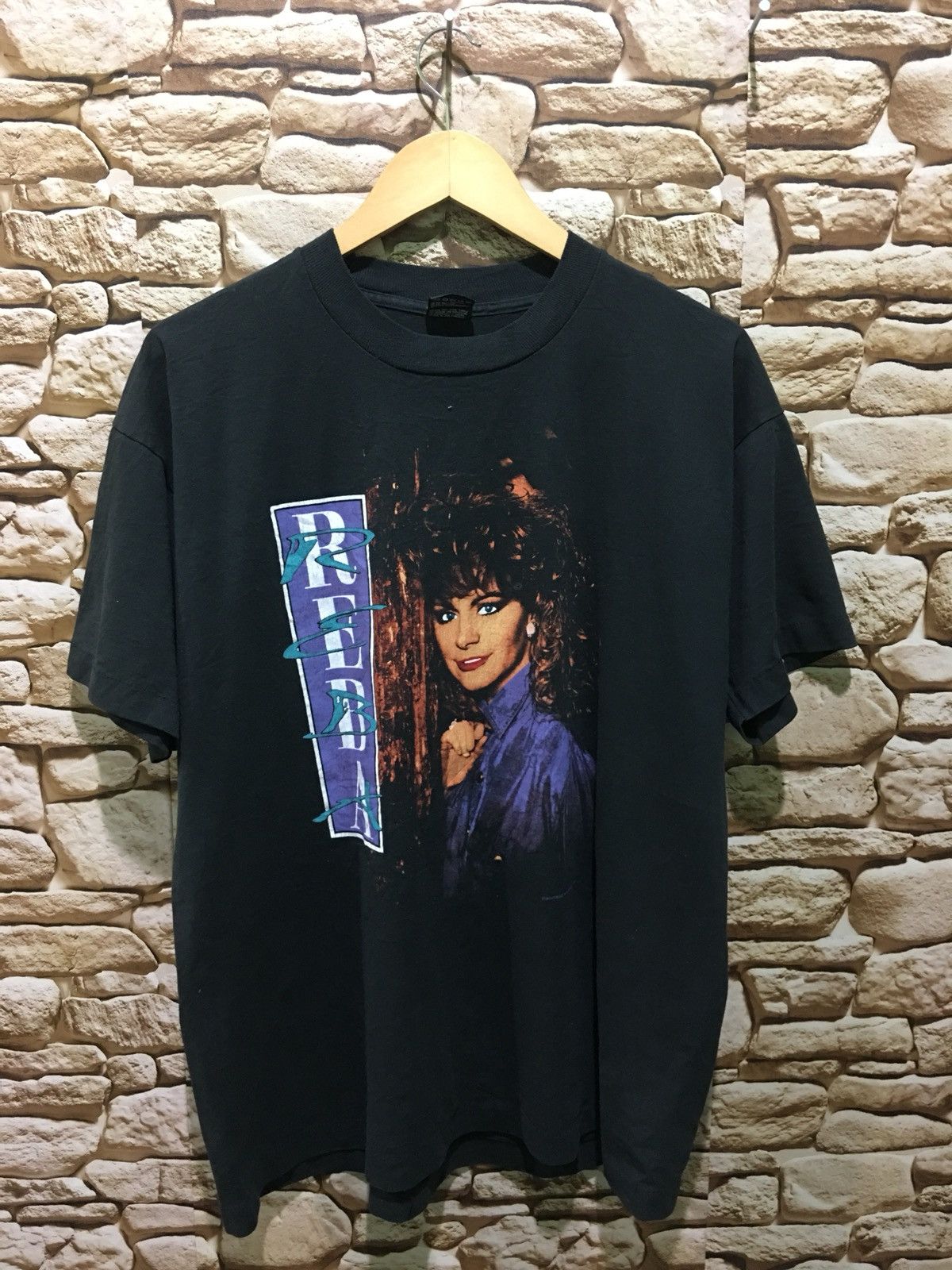 Band Tees Vintage 90s Reba Rap Tees 1993 tour shirt Size US XL / EU 56 / 4 - 1 Thumbnail