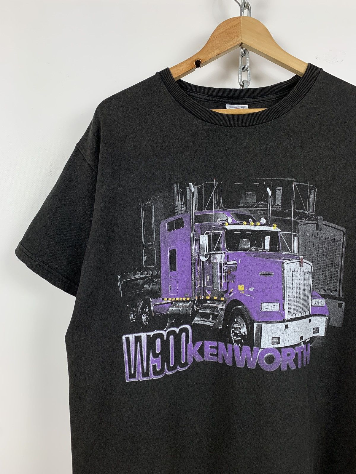 Vintage Vintage W900 Kenworth Trucking Sun Faded Black T-Shirt Size US L / EU 52-54 / 3 - 3 Thumbnail
