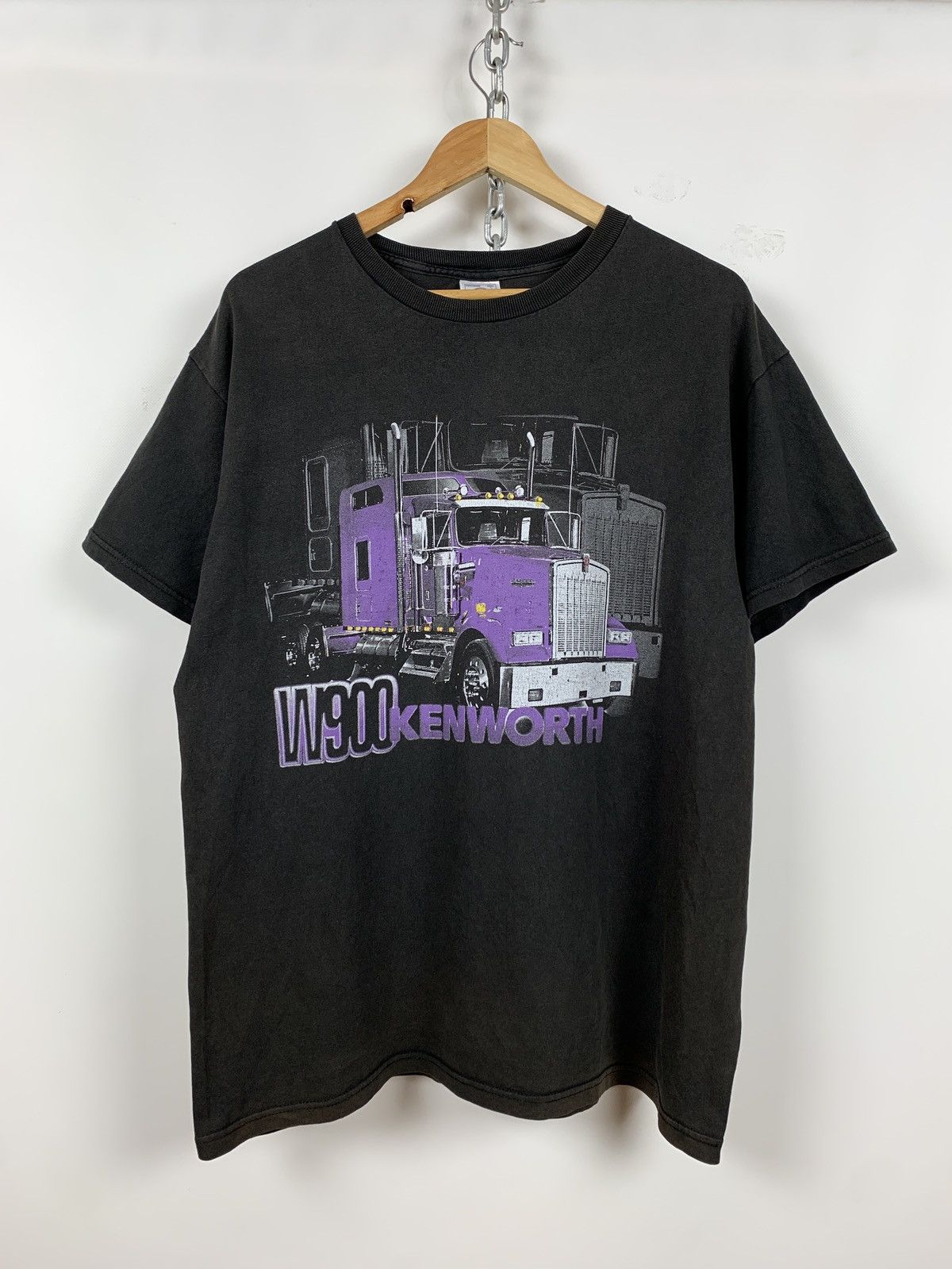 Vintage Vintage W900 Kenworth Trucking Sun Faded Black T-Shirt Size US L / EU 52-54 / 3 - 2 Thumbnail