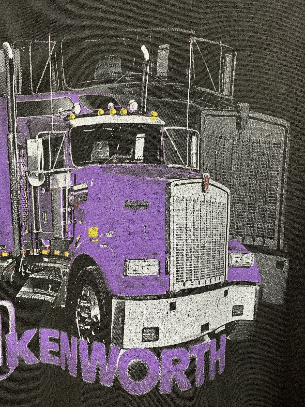 Vintage Vintage W900 Kenworth Trucking Sun Faded Black T-Shirt Size US L / EU 52-54 / 3 - 7 Thumbnail