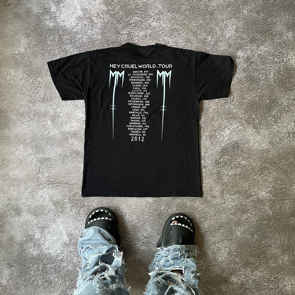 Vintage Vintage Y2K Marilyn Manson Band Tee Graphic Punk Dark Boxy M Size US M / EU 48-50 / 2 - 7 Thumbnail