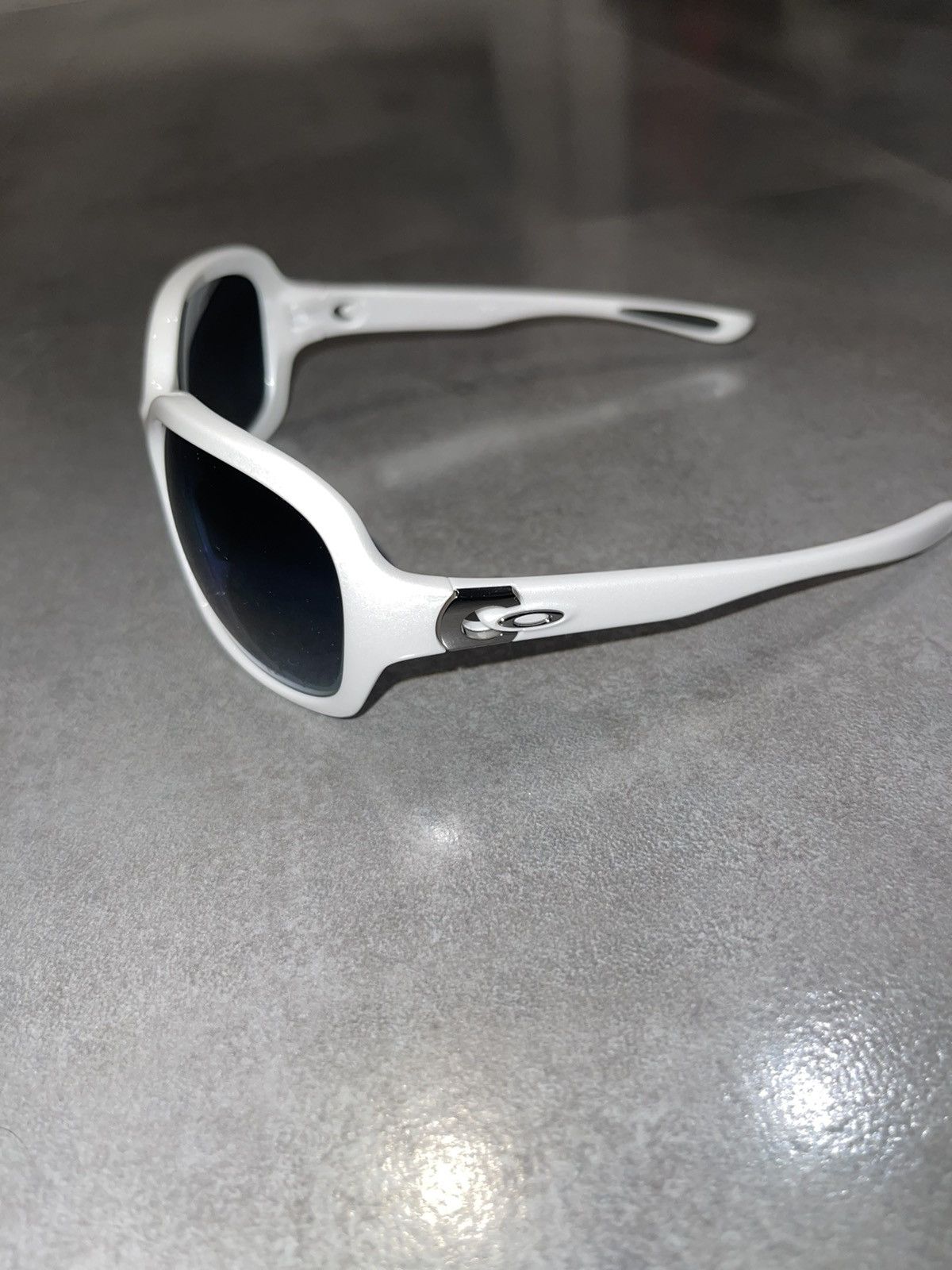 Oakley Oakley OO9198-15 "Pulse" White Sunglasses Size ONE SIZE - 6 Thumbnail