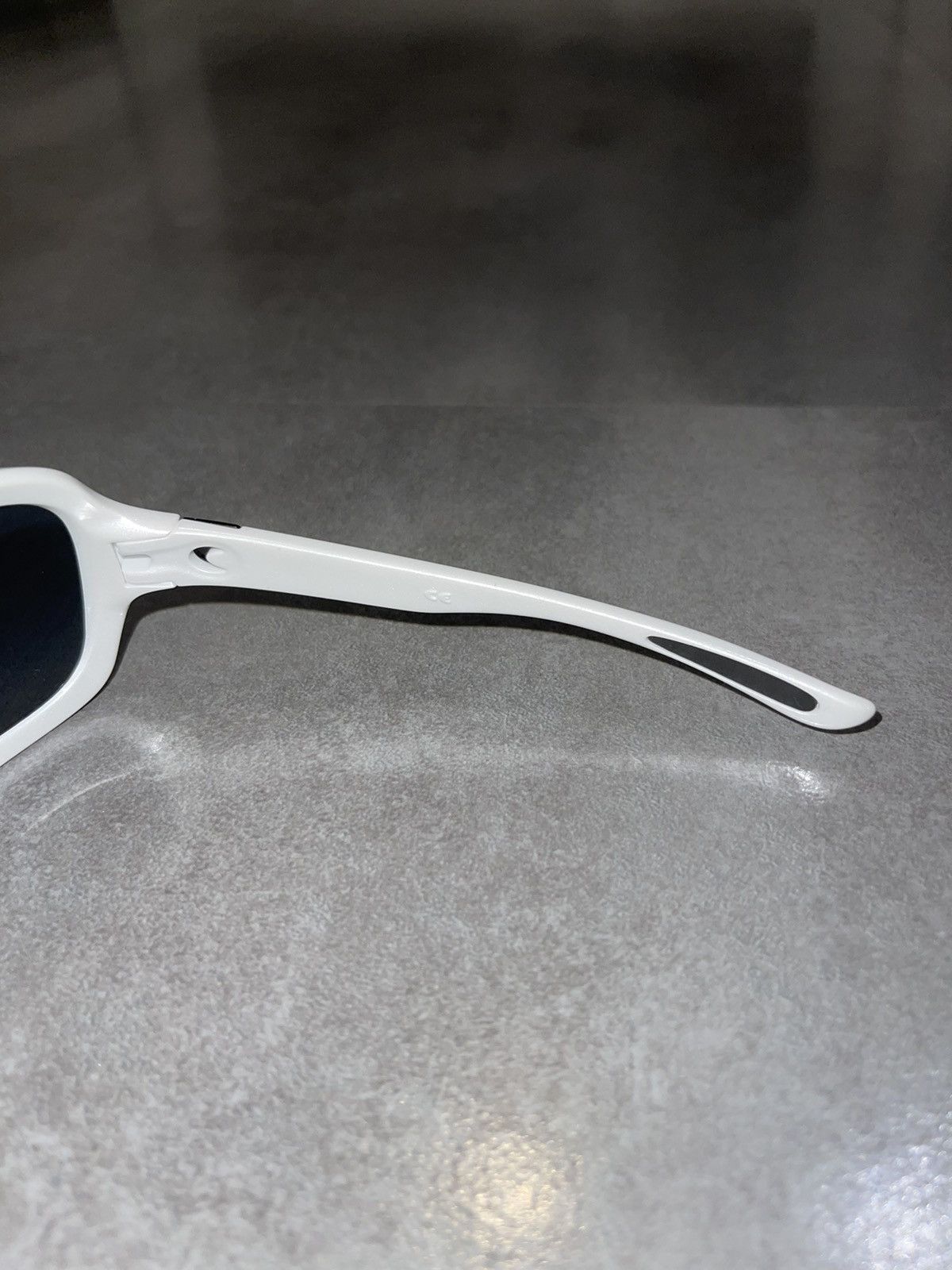 Oakley Oakley OO9198-15 "Pulse" White Sunglasses Size ONE SIZE - 11 Thumbnail