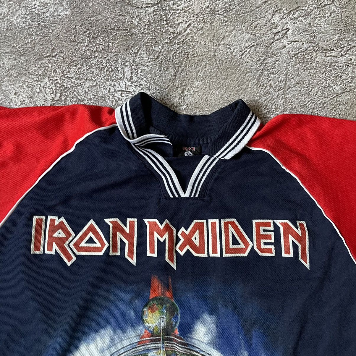 Band Tees Vintage Y2K IRON MAIDEN ABSTRACT CREEPY FACE ANGRY HORROR Size US L / EU 52-54 / 3 - 7 Thumbnail