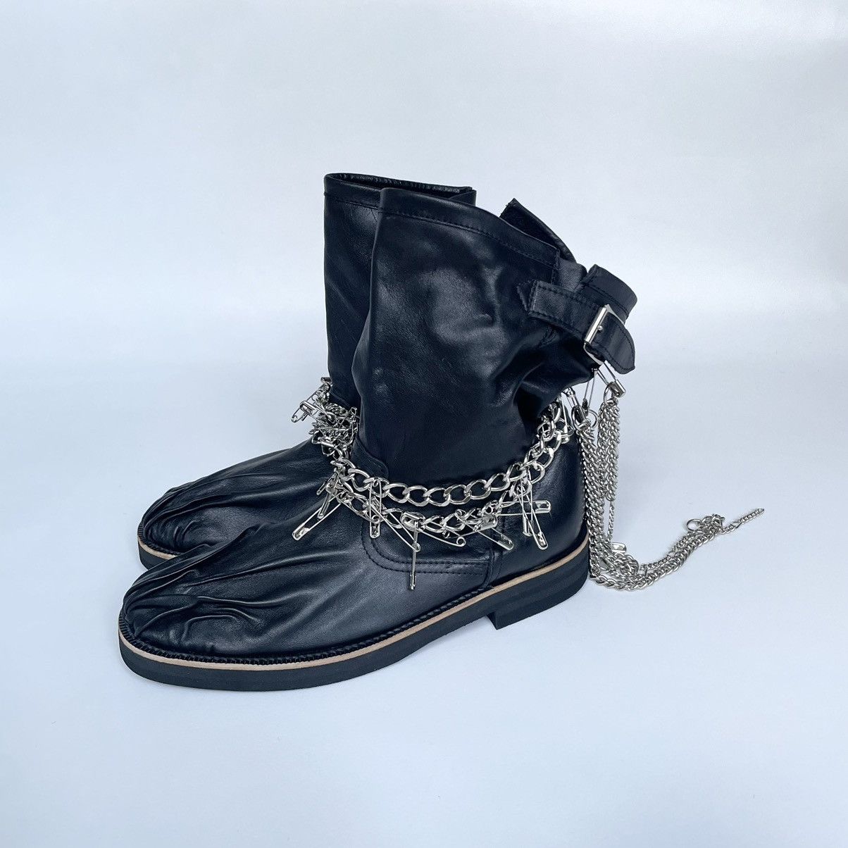 Comme des Garcons A/W 06 ‘Punk Chain’ Black Leather Biker Boots Size US 7.5 / IT 37.5 - 2 Thumbnail