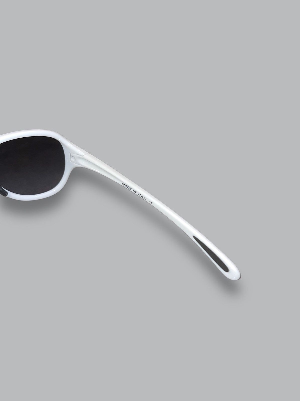 Oakley Oakley OO9177-09 "Twentysix.2" White Black Sunglasses Size ONE SIZE - 9 Thumbnail