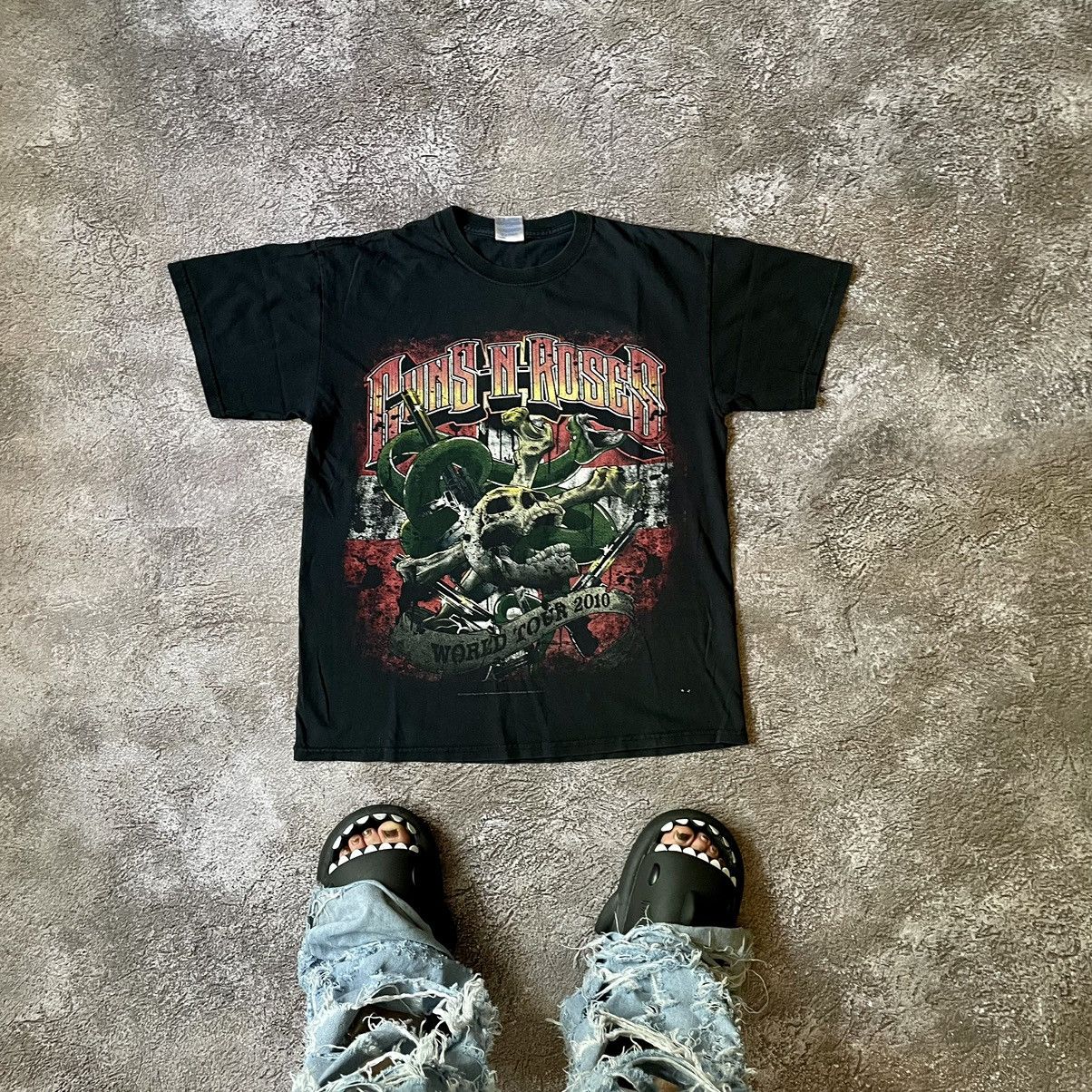 Vintage Vintage Y2K Guns N Roses Sun Faded Graphic Tee Grunge Boxy M Size US M / EU 48-50 / 2 - 1 Thumbnail
