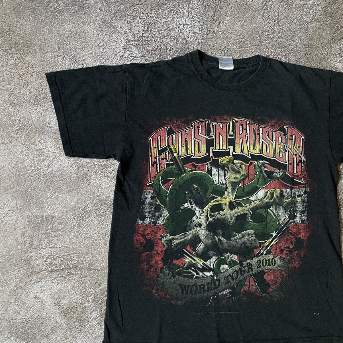 Vintage Vintage Y2K Guns N Roses Sun Faded Graphic Tee Grunge Boxy M Size US M / EU 48-50 / 2 - 7 Thumbnail