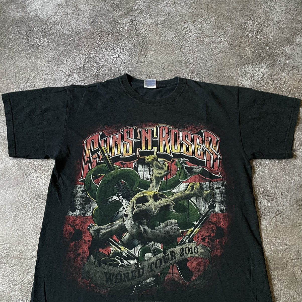 Vintage Vintage Y2K Guns N Roses Sun Faded Graphic Tee Grunge Boxy M Size US M / EU 48-50 / 2 - 4 Thumbnail