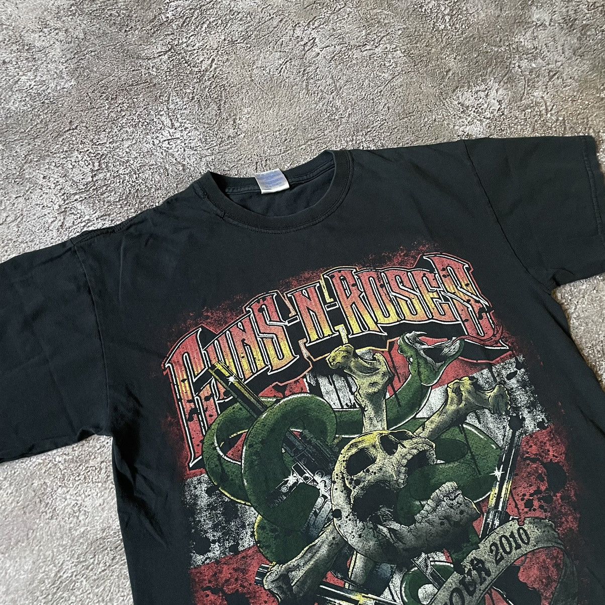 Vintage Vintage Y2K Guns N Roses Sun Faded Graphic Tee Grunge Boxy M Size US M / EU 48-50 / 2 - 3 Thumbnail