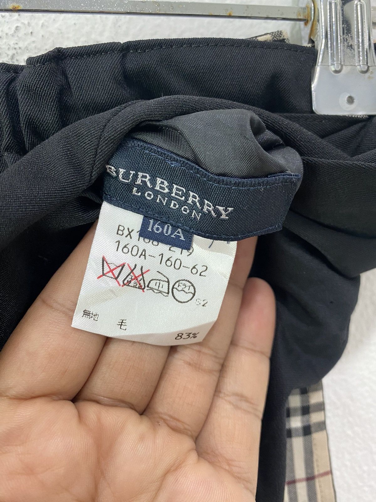 Burberry BURBERRY LONDON MINI SKIRT Size 27" / US 4 / IT 40 - 5 Thumbnail