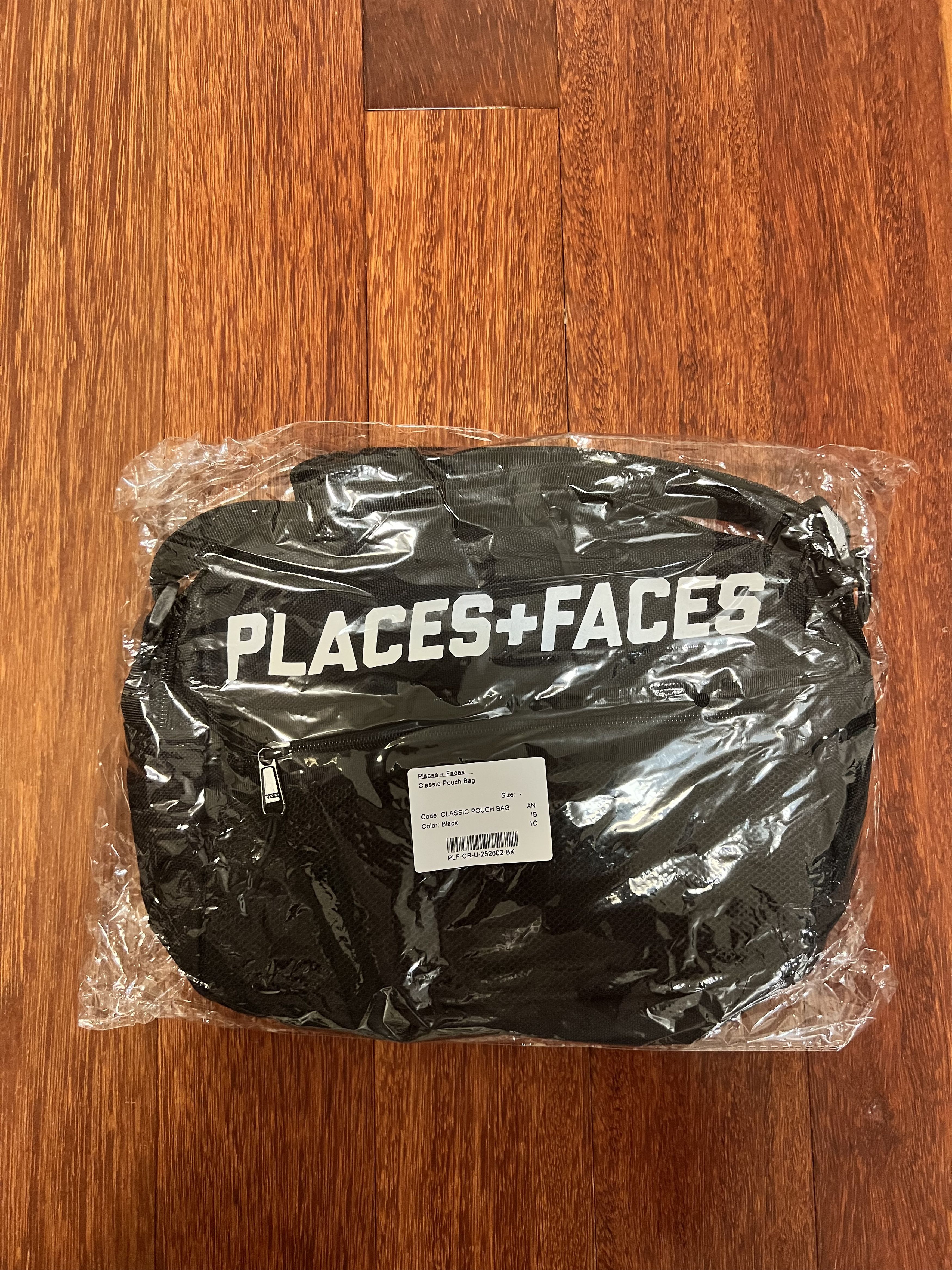 Places + Faces 💚 Places + Faces Shoulder Bag Black NEW Size ONE SIZE - 2 Thumbnail