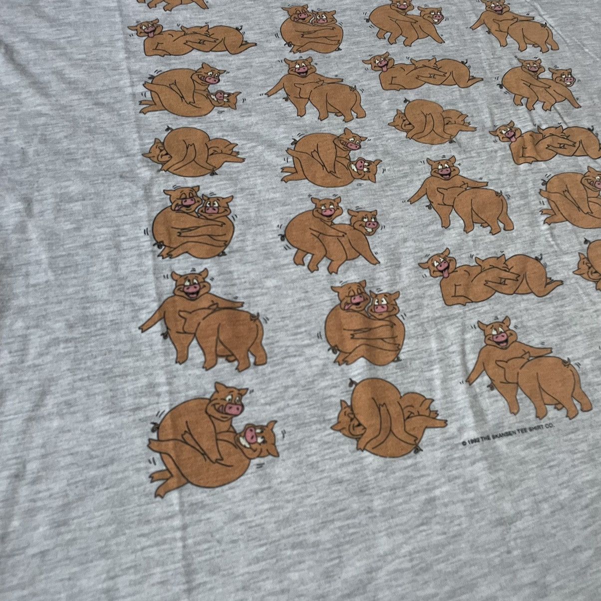 Vintage Vintage Y2K All Over Print Graphic Tee Pigs Funny Cream L Size US L / EU 52-54 / 3 - 6 Thumbnail