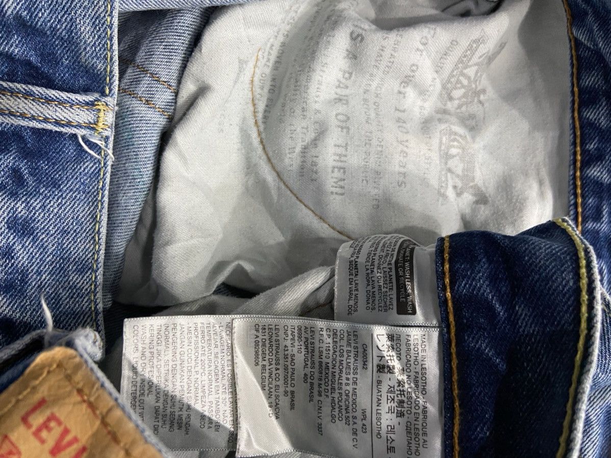 Levi's × Vintage Vintage Levi’s 550 Dirty Light Blue Wash Denim Pants Size US 38 / EU 54 - 19 Thumbnail