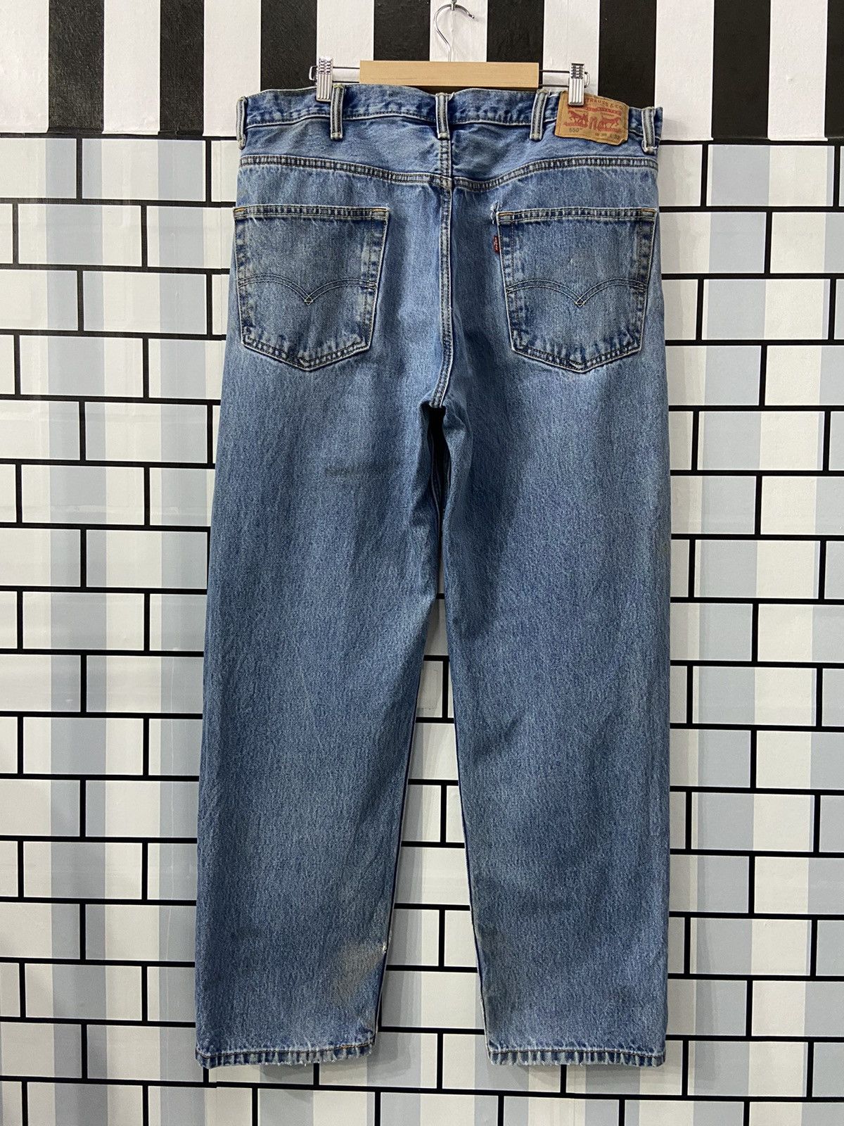 Levi's × Vintage Vintage Levi’s 550 Dirty Light Blue Wash Denim Pants Size US 38 / EU 54 - 2 Thumbnail