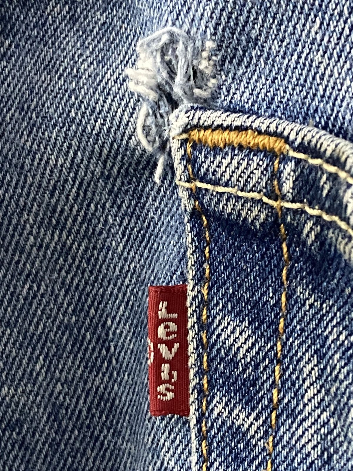 Levi's × Vintage Vintage Levi’s 550 Dirty Light Blue Wash Denim Pants Size US 38 / EU 54 - 16 Thumbnail