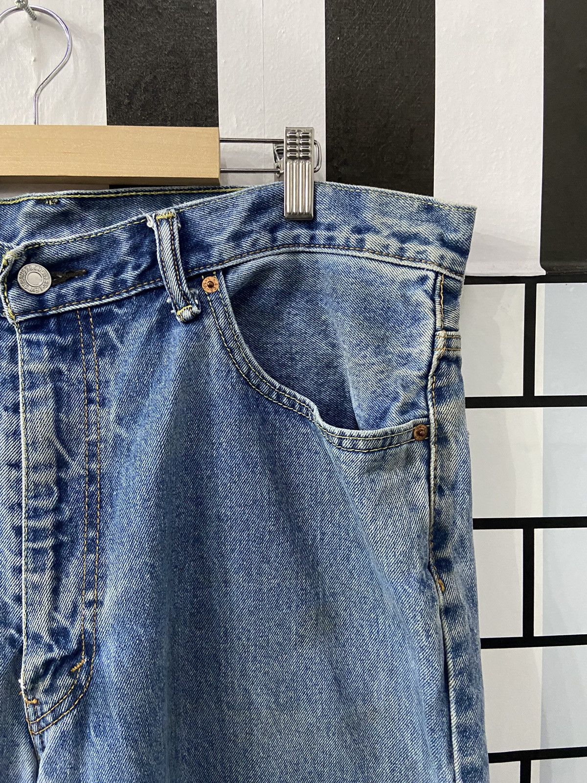 Levi's × Vintage Vintage Levi’s 550 Dirty Light Blue Wash Denim Pants Size US 38 / EU 54 - 5 Thumbnail