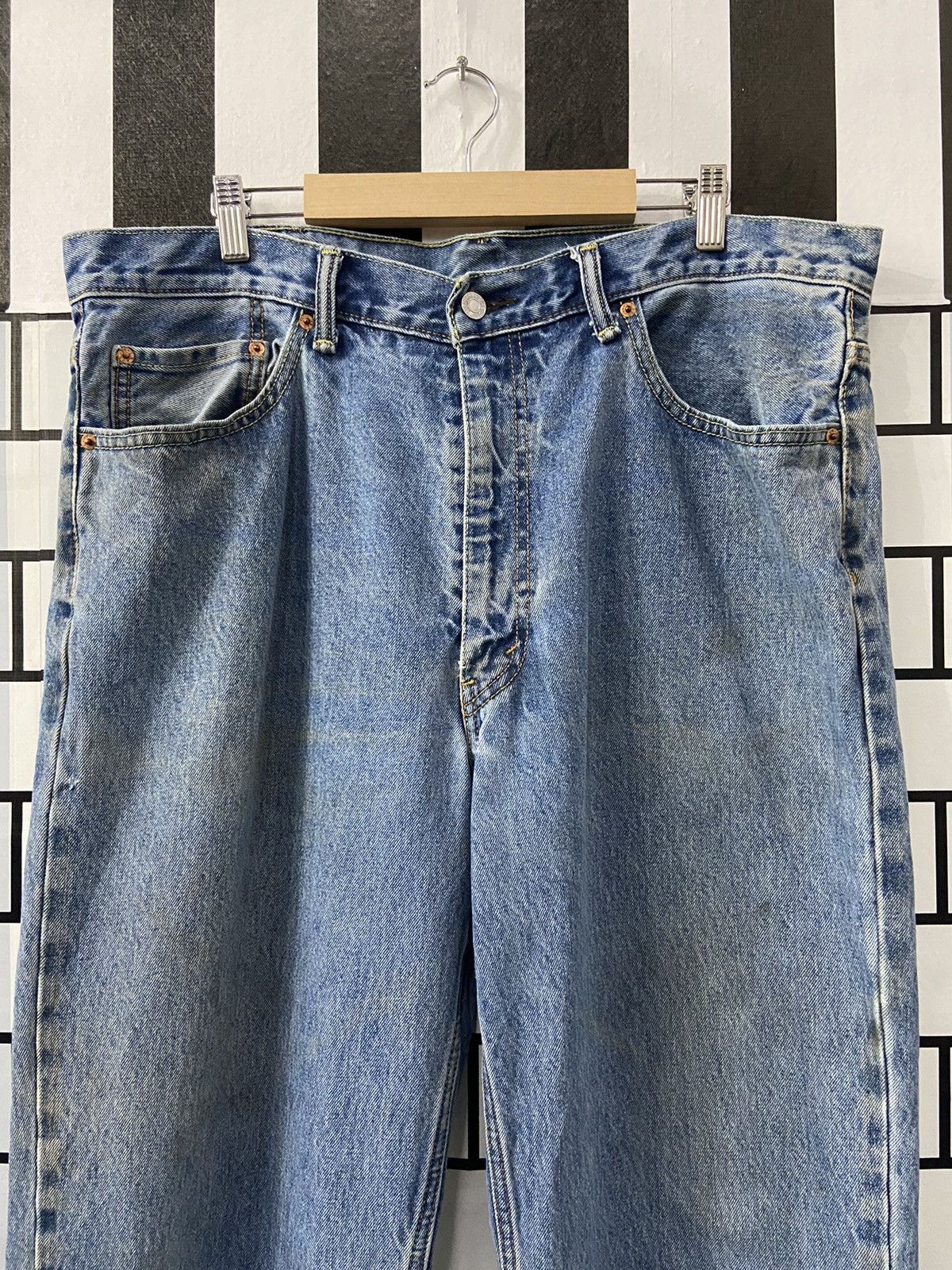 Levi's × Vintage Vintage Levi’s 550 Dirty Light Blue Wash Denim Pants Size US 38 / EU 54 - 6 Thumbnail